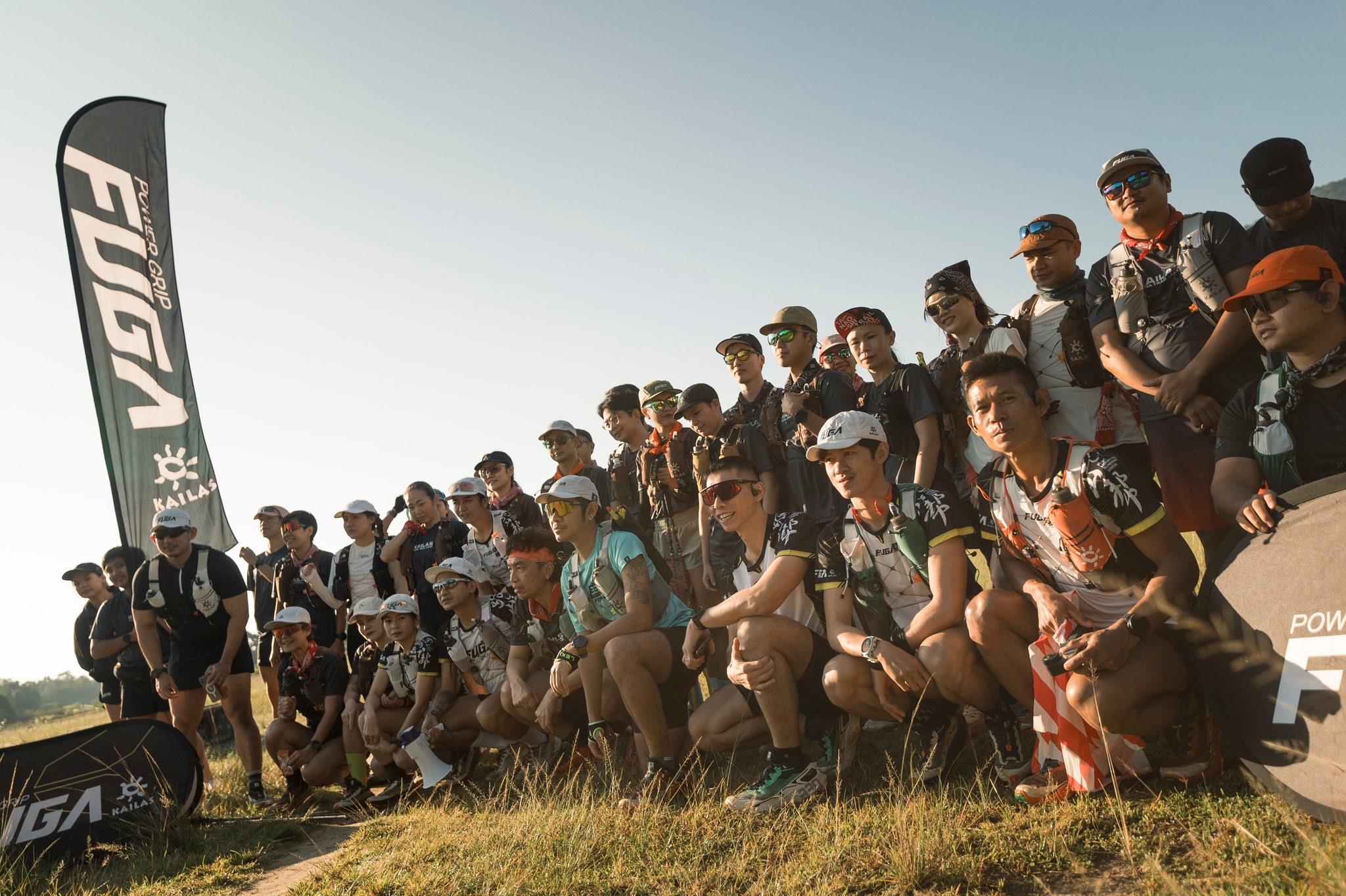 OUT - รองเท้าวิ่ง Reebok รุ่น Run Fast Pro London กับเสื้อวิ่ง ...