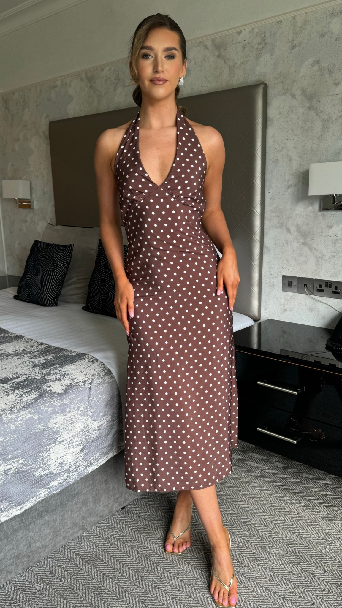 brown brunch dress Weekend to date night in one twirl-worthy piece, this JJ Polka Dot Halterneck Midi is your new go-to for effortless, flirty elegance. 💃✨🟤 Shop Now: www.getthattrend.com/products/jj-brown -polka-dot-halterneck-midi-dress Color:Stone Blue Its perfect for parties size-22-24 FULLY BEADED DRESS WITH