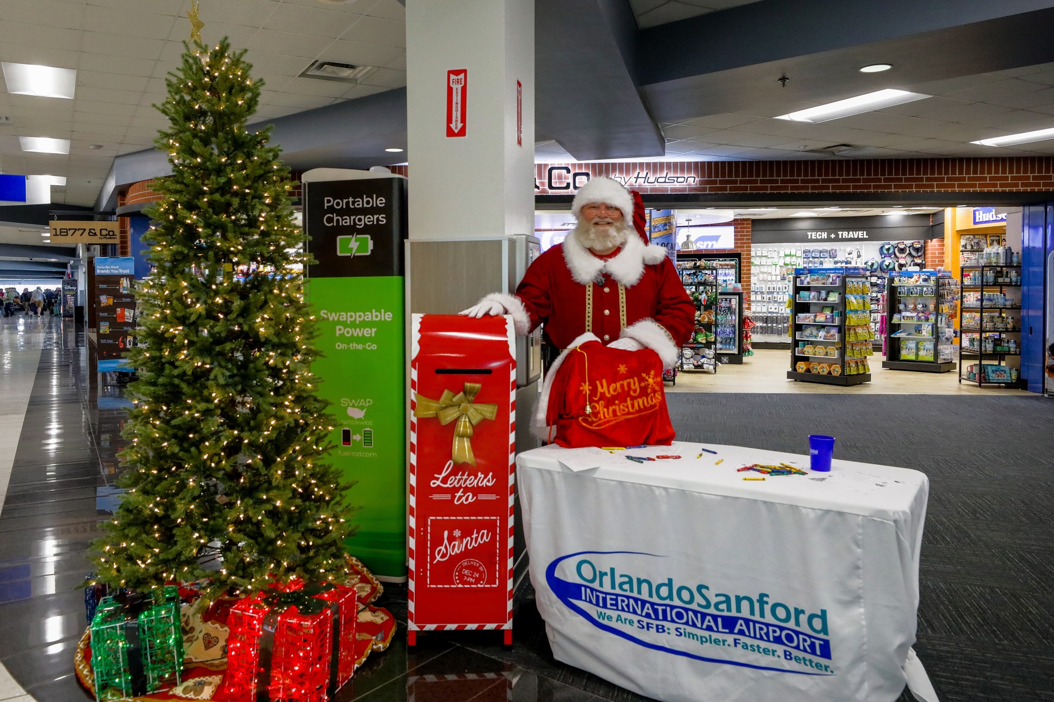 Santa’s... - Orlando Sanford International Airport (SFB) | Facebook