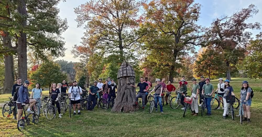 Friends - 🌳 🚲 What a better way to spend a Tuesday than among the trees ...