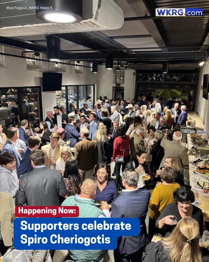WKRG - Greers in downtown Mobile is *packed* with supporters of Mobile ...
