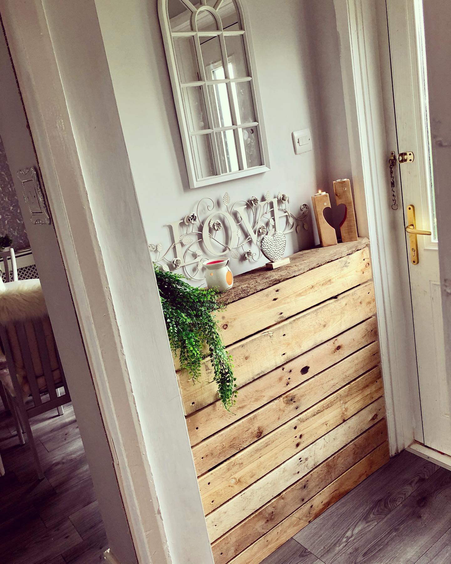The new reclaimed pallet radiator cover... - The Upcycled Hut