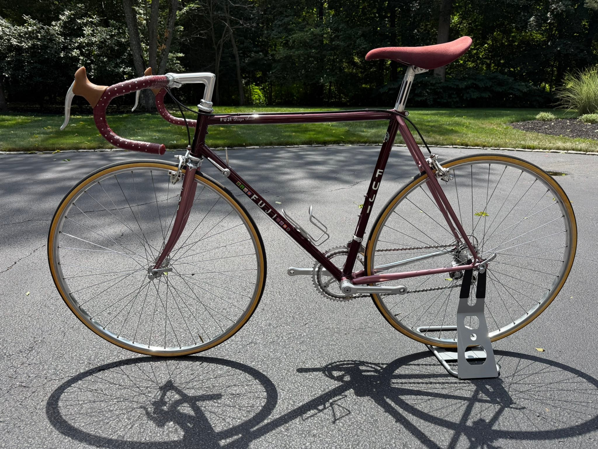Restored 1986 Fuji Design Series bike with Suntour Superbe Pro group