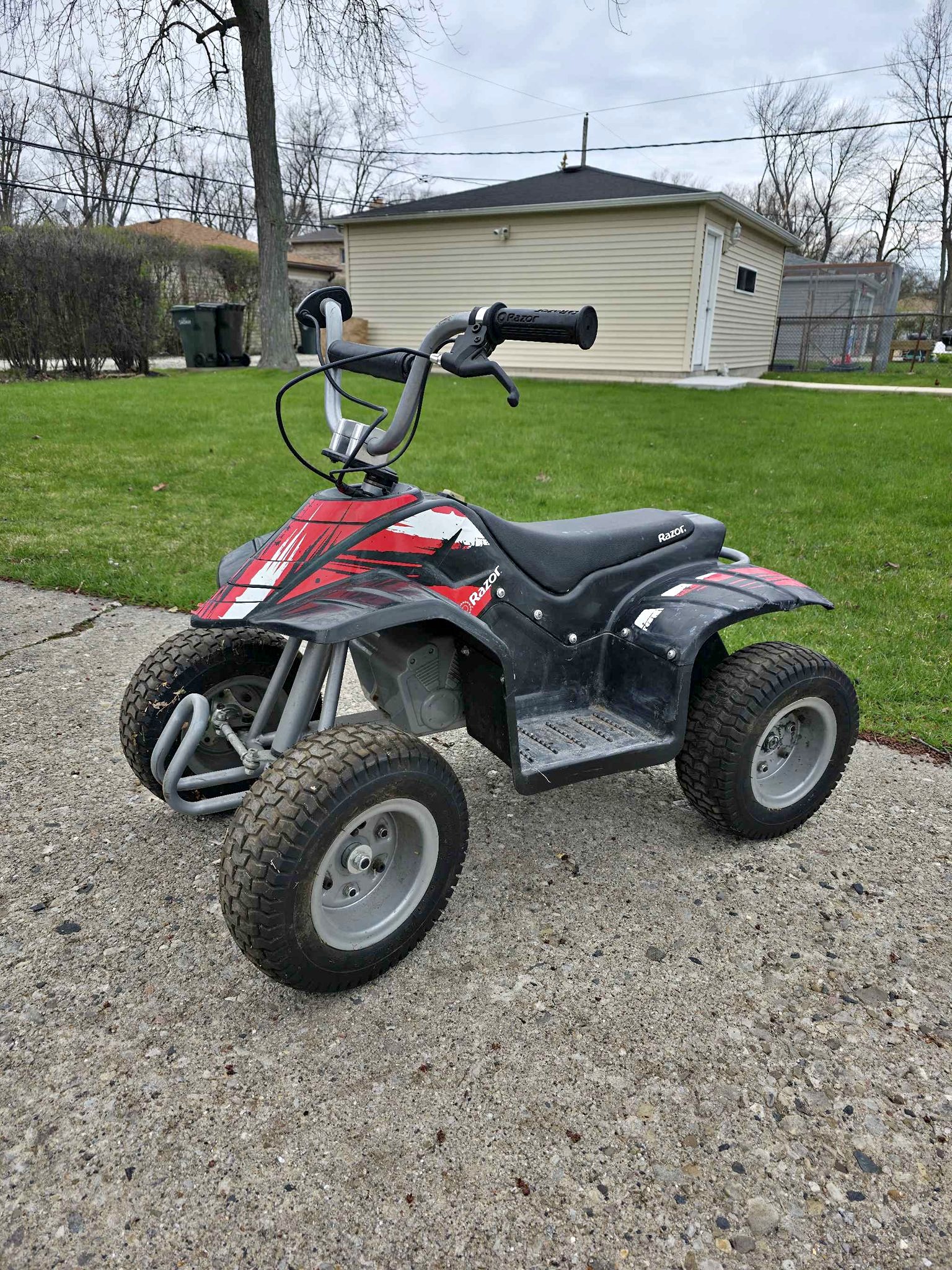 Razor Dirt Quad ( Needs a new battery) - ATVs & UTVs - Skokie, Illinois ...