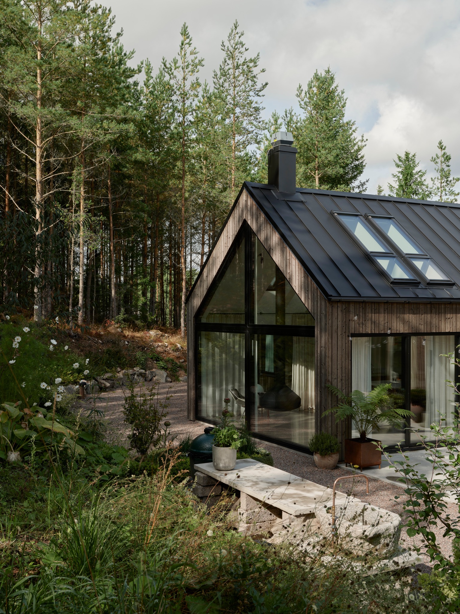 Residence - Naturen smyger fram mot knuten och nästan hela vägen in ...
