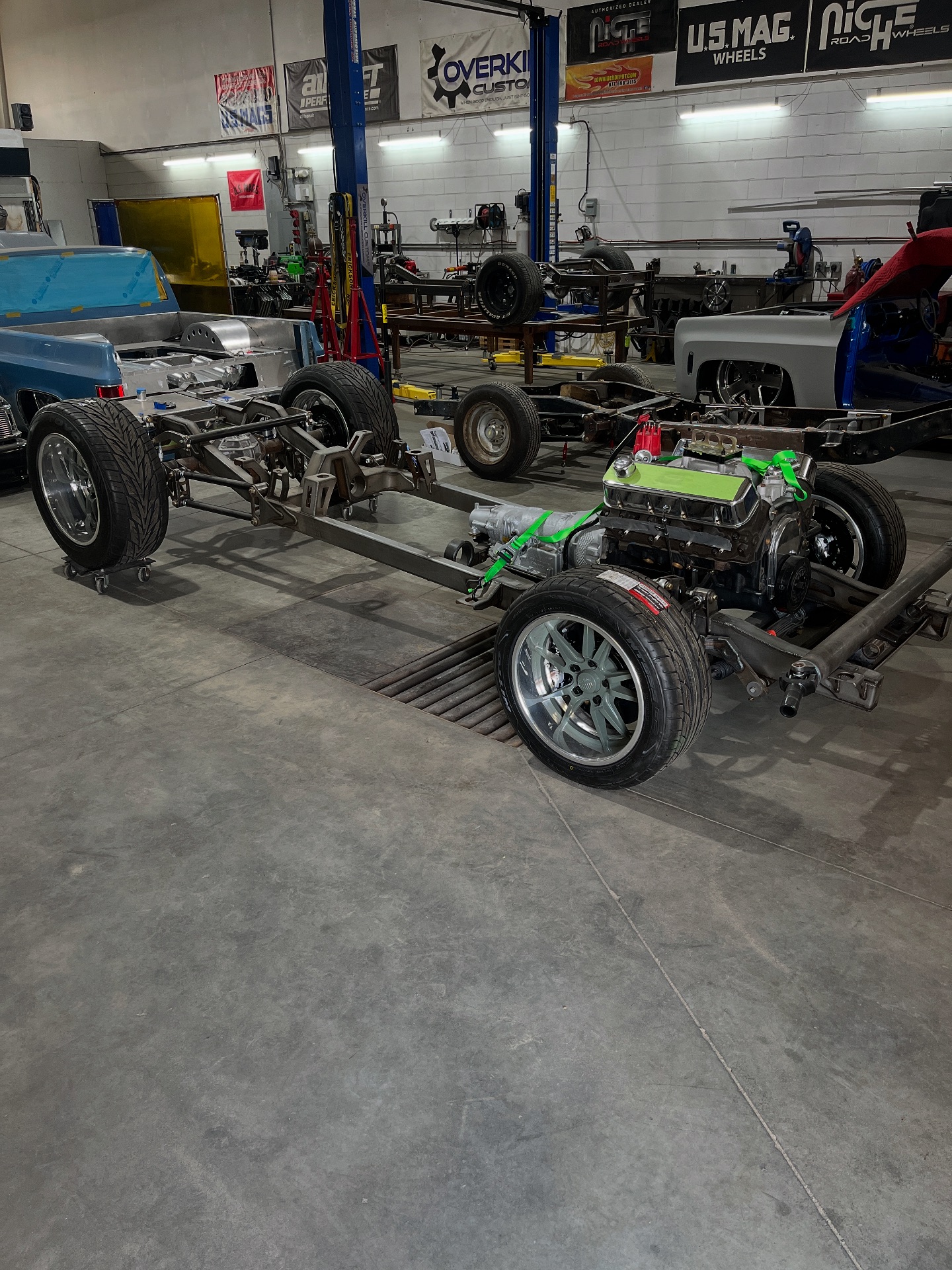 Overkill - Another chassis in for some work. Going to modify this Acme ...