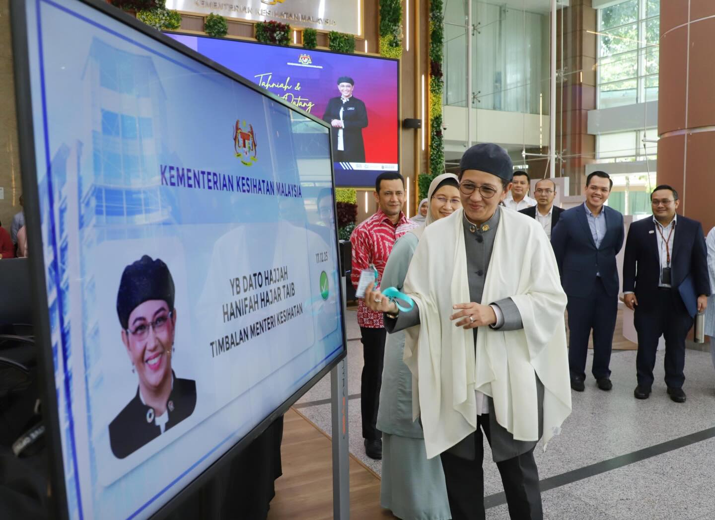 KEMENTERIAN KESIHATAN... - KEMENTERIAN KESIHATAN MALAYSIA