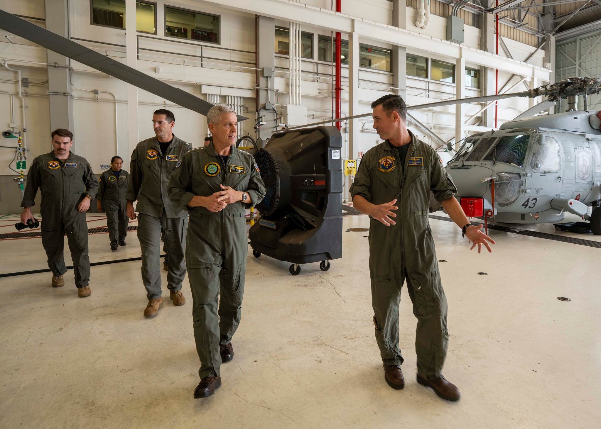 U.S. - Adm. Steve Koehler, center, commander, U.S. Pacific Fleet ...
