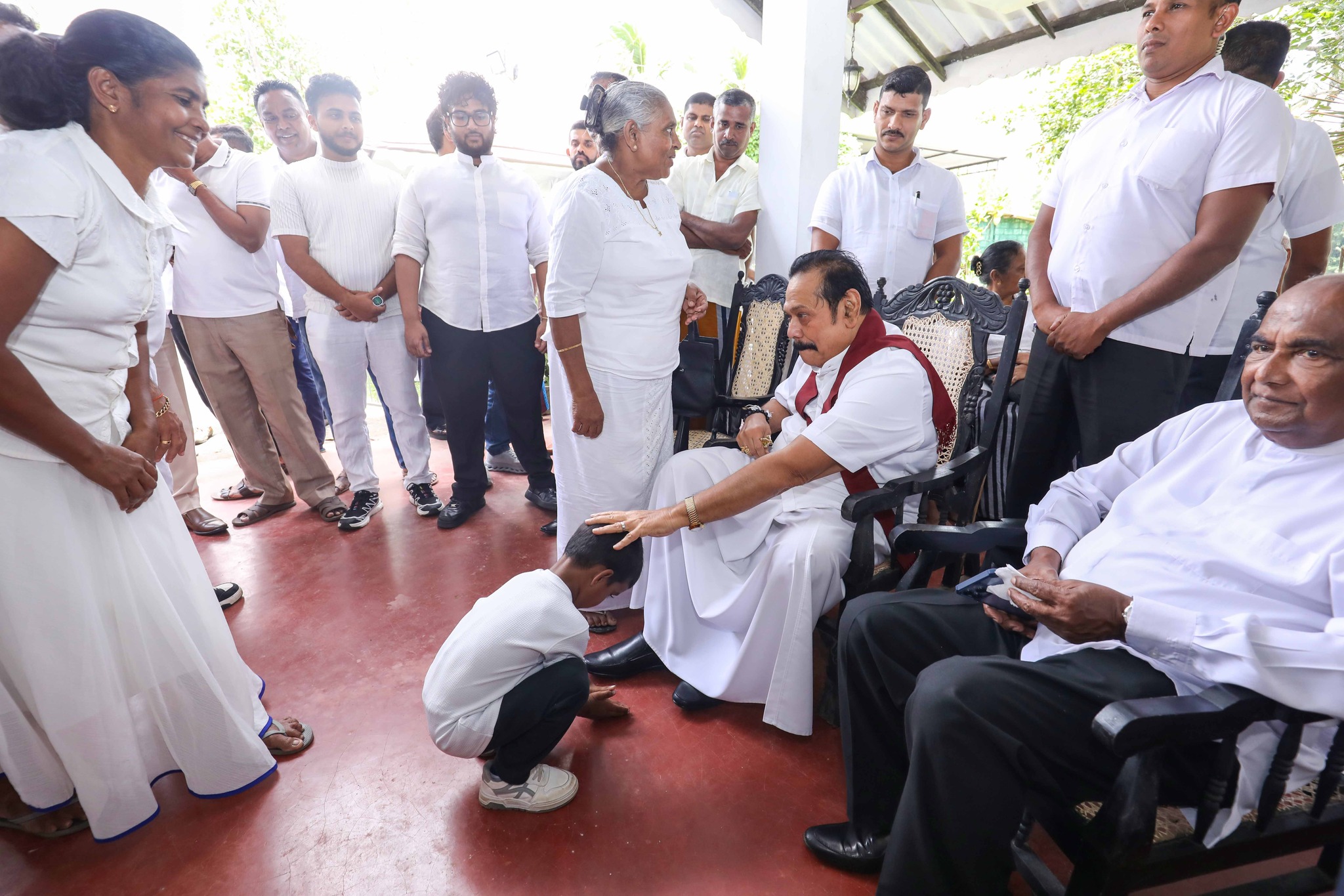 Mahinda Rajapaksa - First Lady Shiranthi Wickremasinghe Rajapaksa, who ...