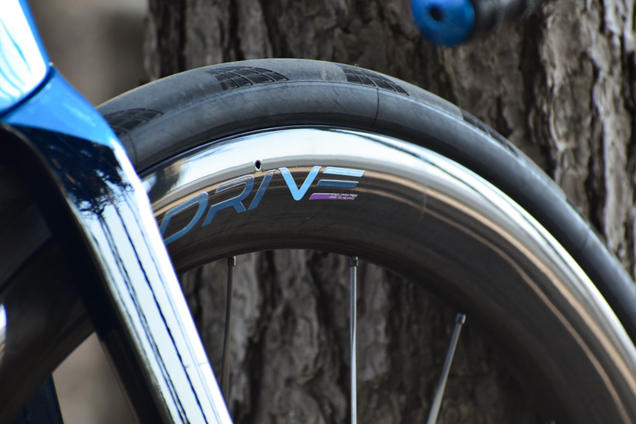 Color drops in. Elitewheels Drive 50D II — UCI Pro Team 