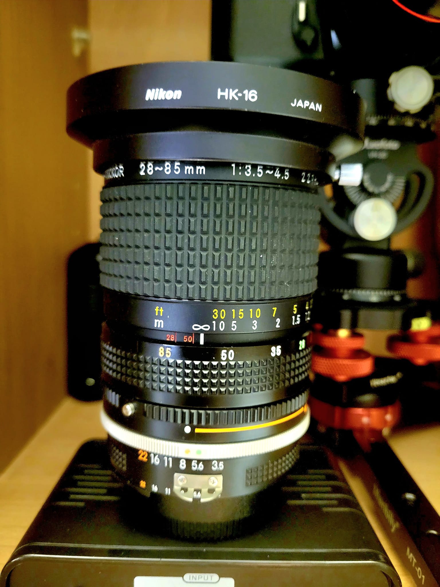 Zoom Nikon Nikkor - 28-85mm f3.5-4.5. Canon R6 ## First try