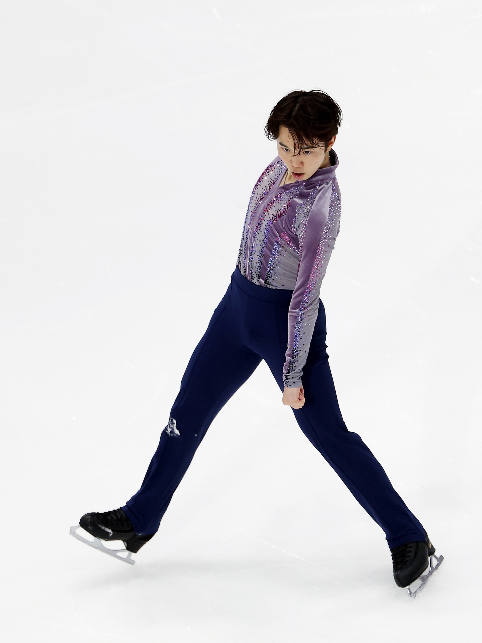Kazuki Tomono snatched the top spot in the Men