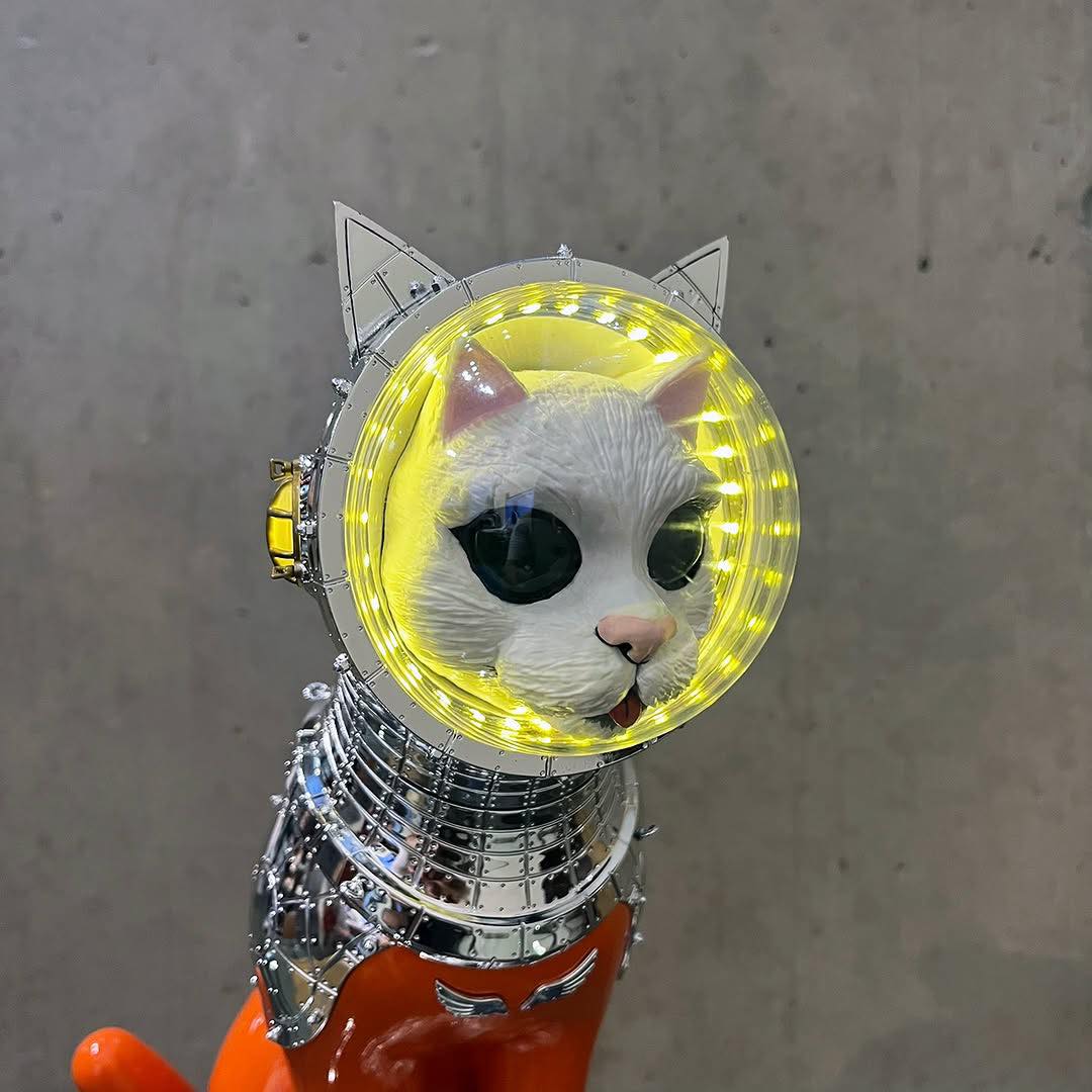 ヤノベケンジ SHIP'S CAT(MUSE) Figure mascot 31.1 x 13.8 x 19.5 cm