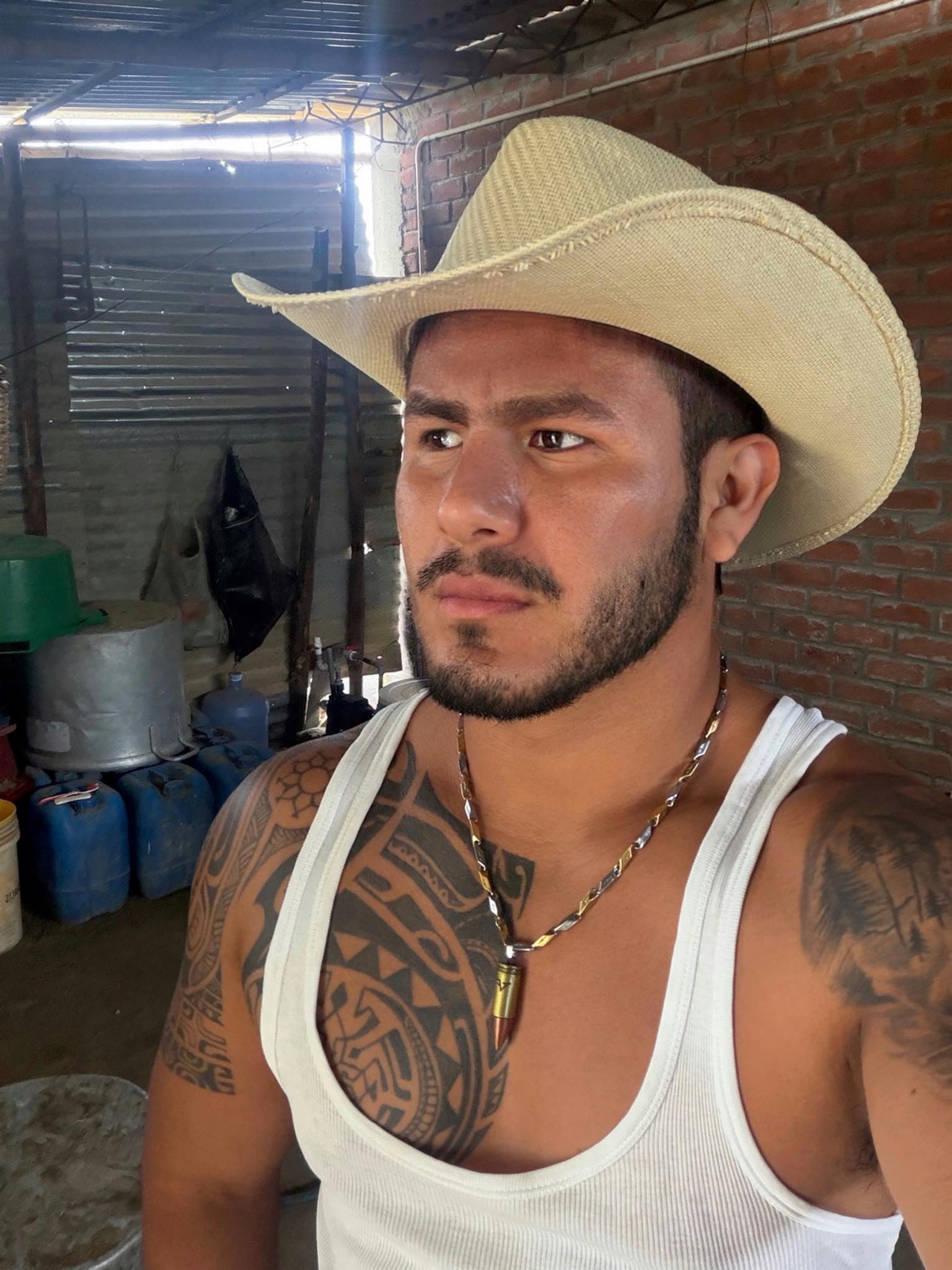geronimo_rufino - A seguir con la chamba en el campo , se me cuidan 🍻🤙🏼 ...