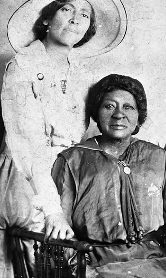 Clara Howard Marshall and friend in the late 1920's at Mineral