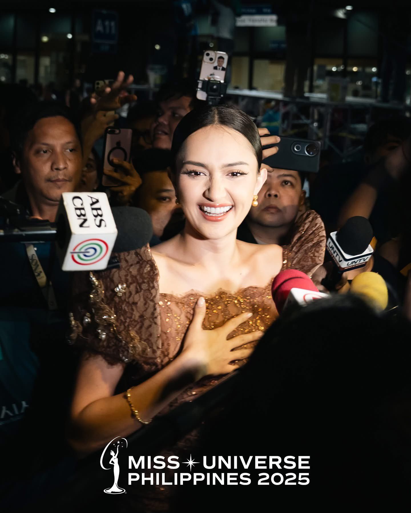 INQUIRER.net - WELCOME HOME, PAMBANSANG MANIKA 🇵🇭 LOOK: Miss Universe ...