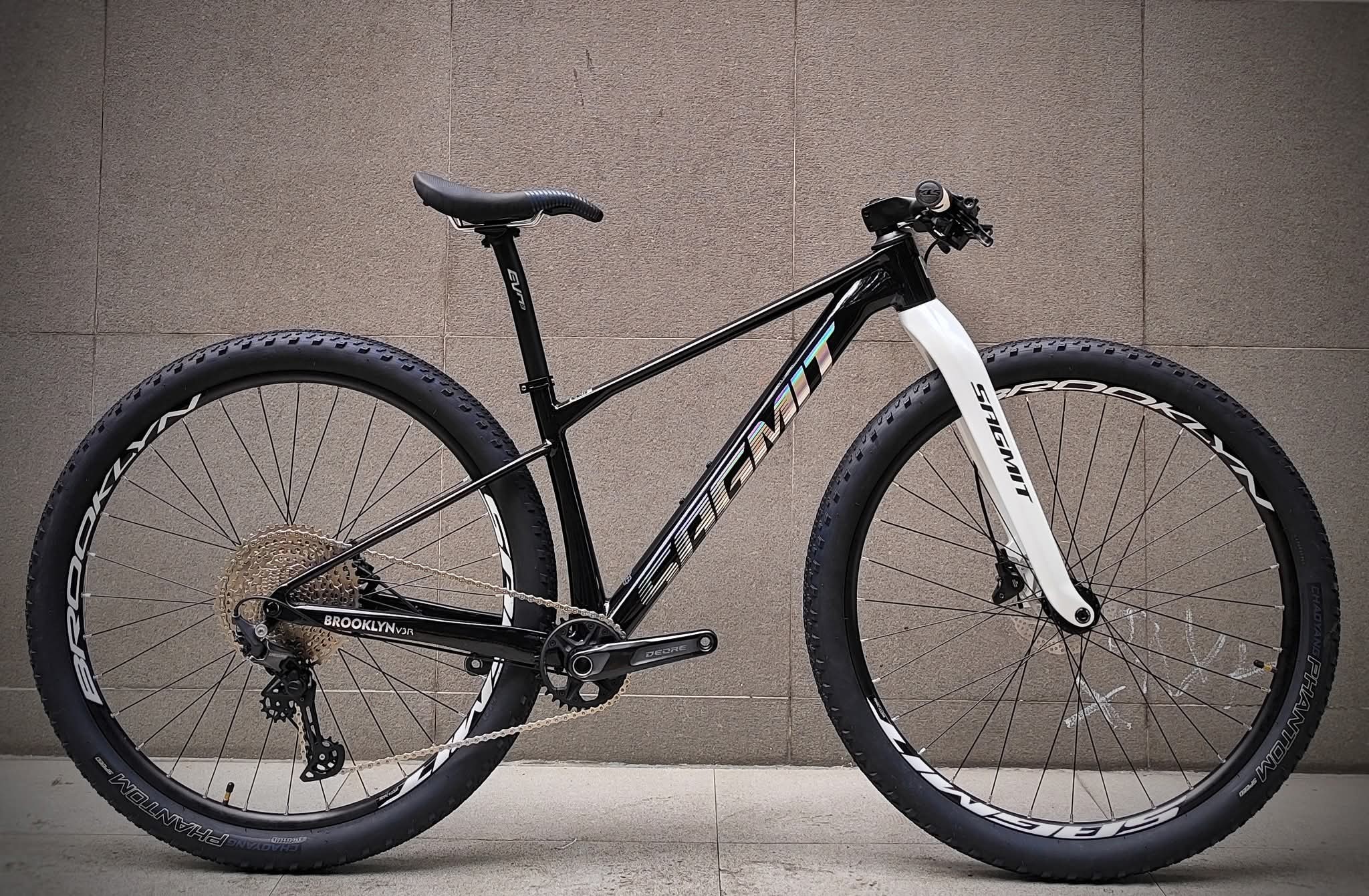 AJ'S - 🎁Price: 31,500 Quick Specs: Sagmit Brooklyn V3R Alloy frame 29er ...