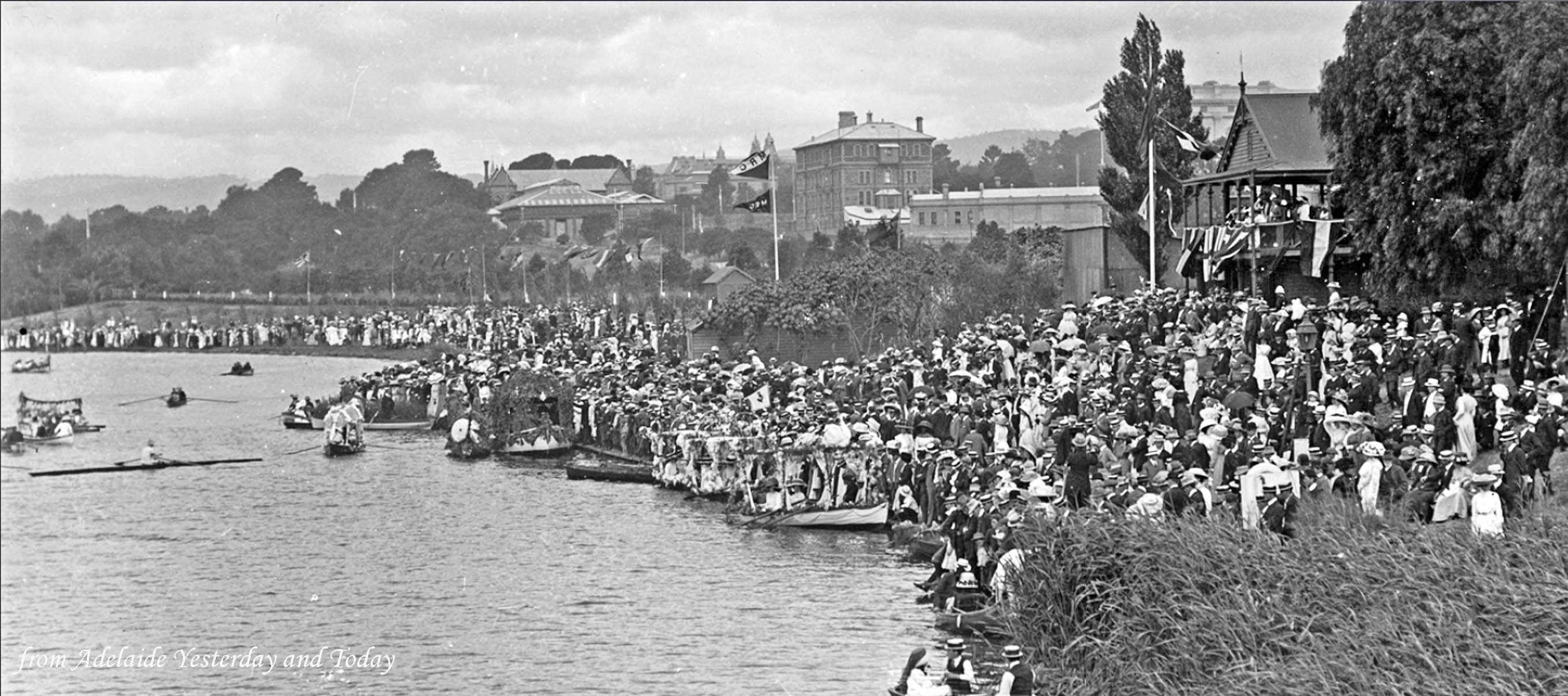 Adelaide - Regatta on the Torrens, 17th December, 1910 ..showing the ...