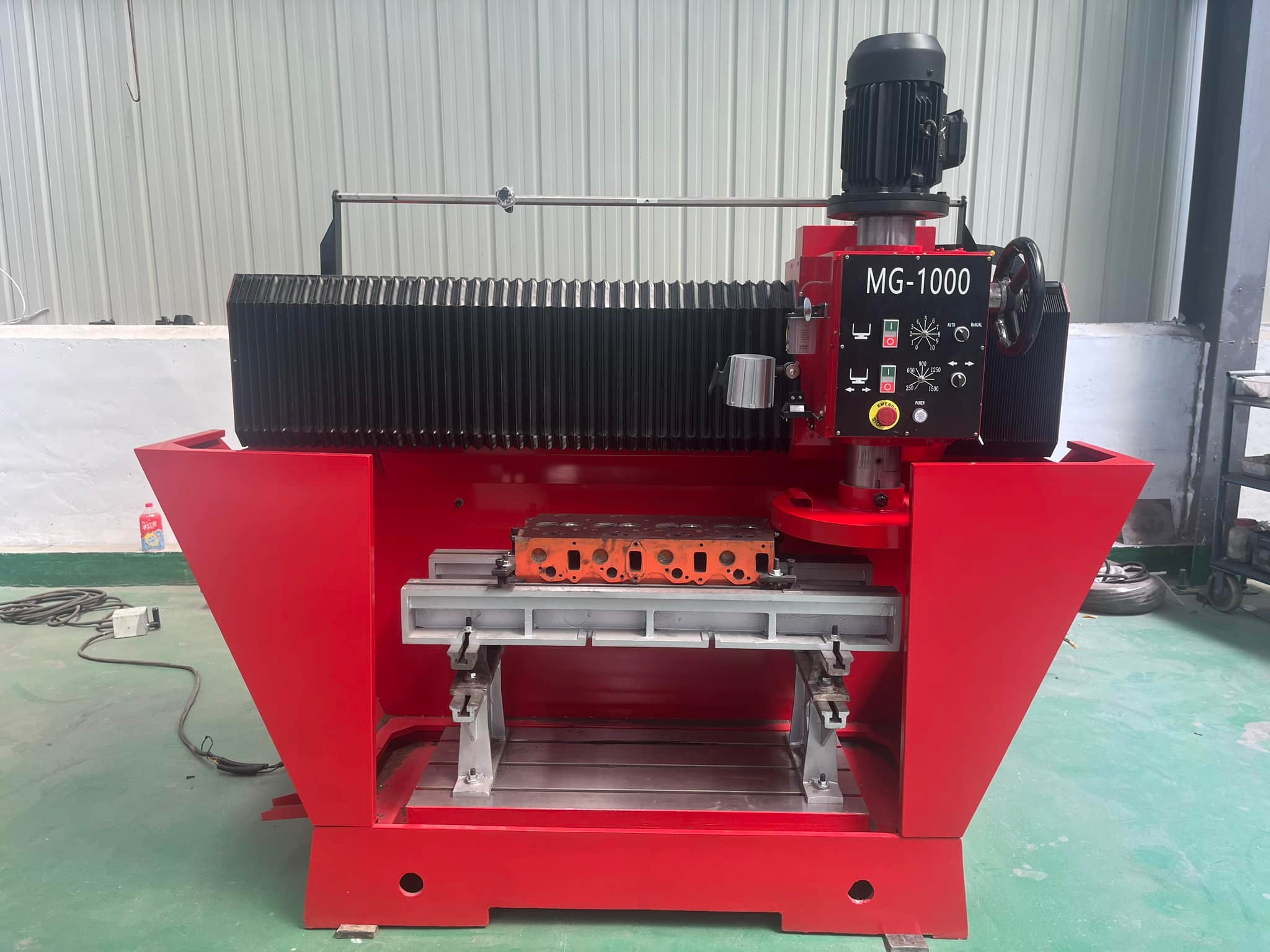 Cylinder head and block resurfacing machine and con-rod boring