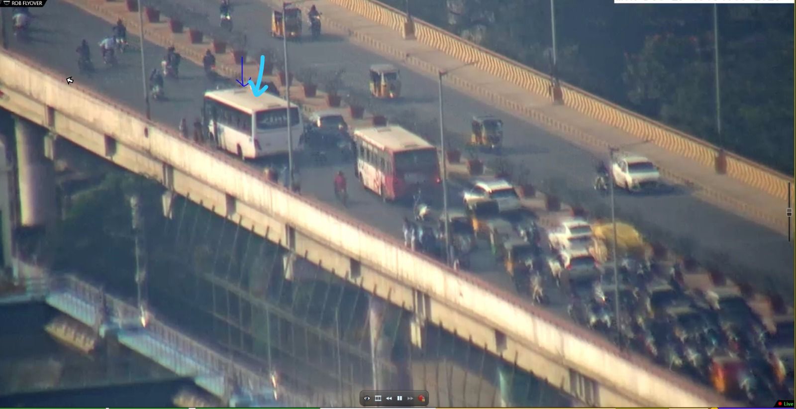 Cyberabad - 🚨 BUS BREAKDOWN ALERT – ROB FLYOVER 🚨 A bus has broken down ...