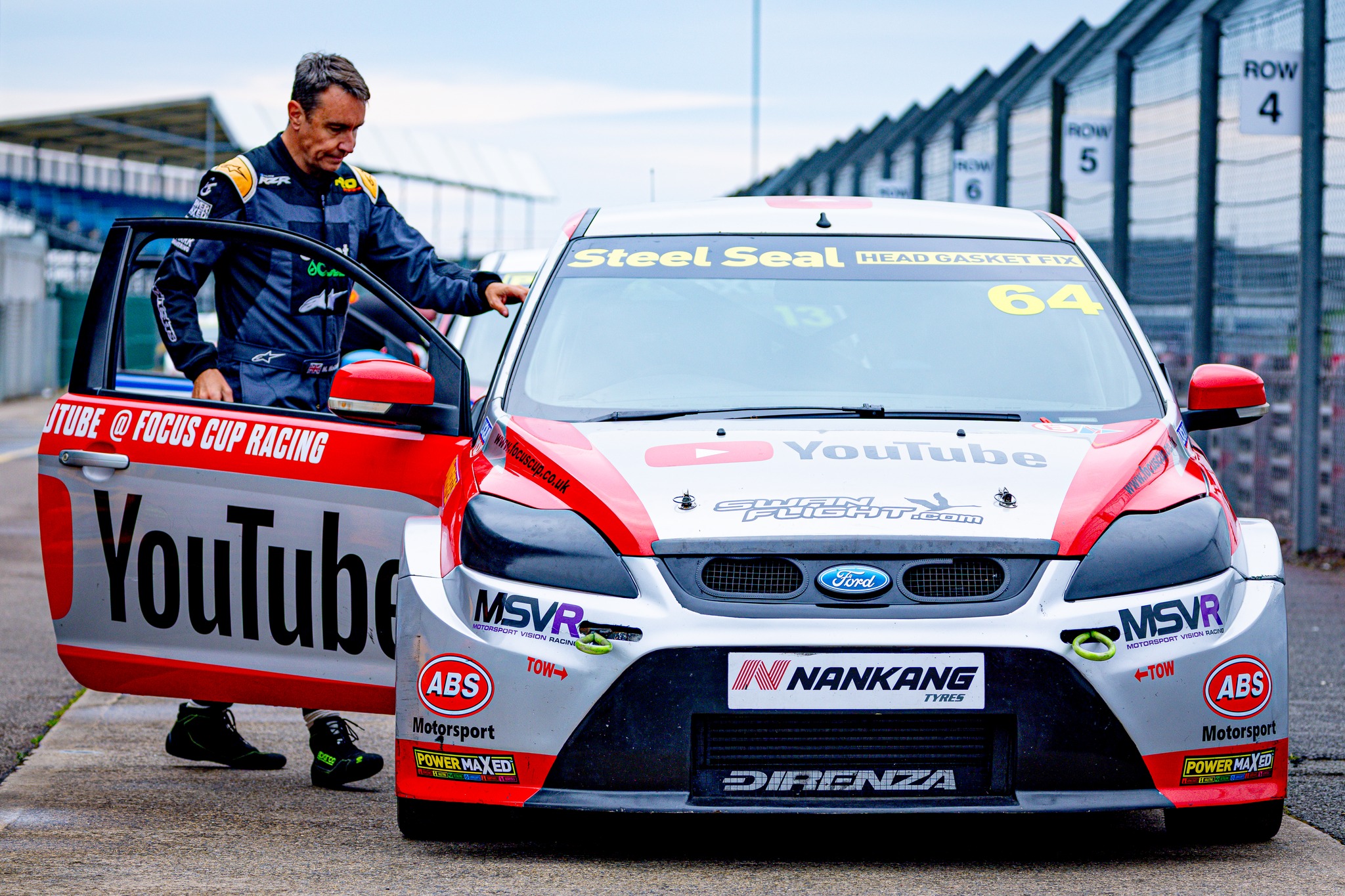 Focus - MEET THE DRIVERS 🏁 @markmccann64 Mark McCann 64 In the striking ...