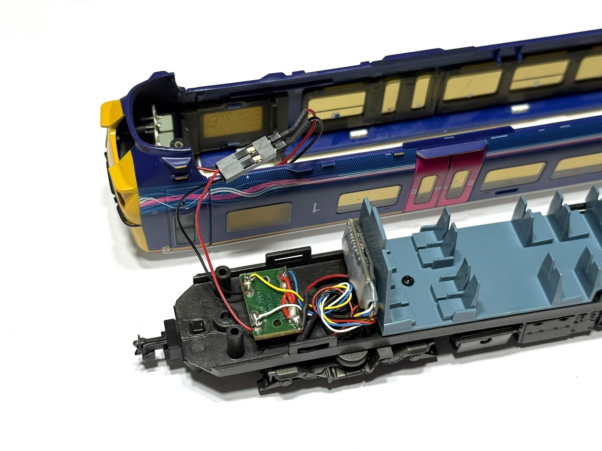 Roads - Bachmann 166 networker converted to DCC sound, more on this to ...
