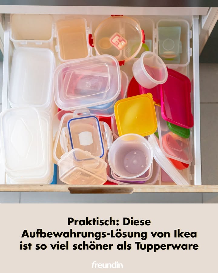 Schluss mit dem ewigen Plastik-Chaos im Küchenschrank. Ikea hat jetzt die schönste und praktischste Aufbewahrungslösung Mehr dazu unten ⬇️