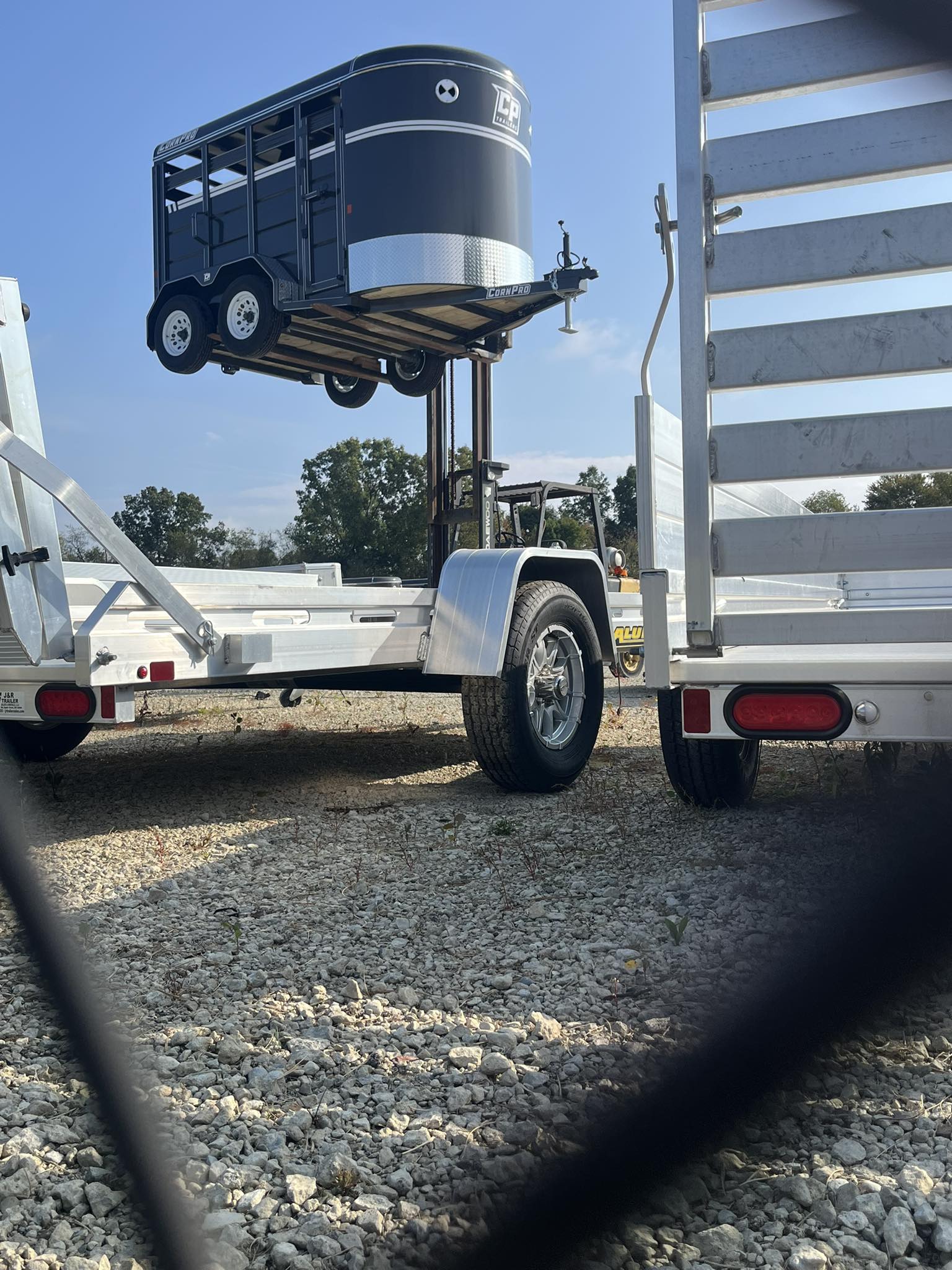 J&R - 🚨 How high is the quality of a Corn Pro livestock trailer? 🚨 If ...