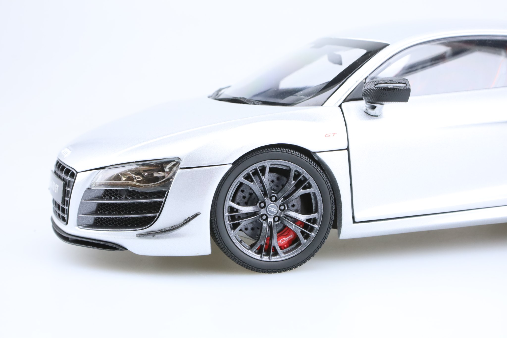 Rare Item! AUDI R8 GT KYOSHO 1:18
