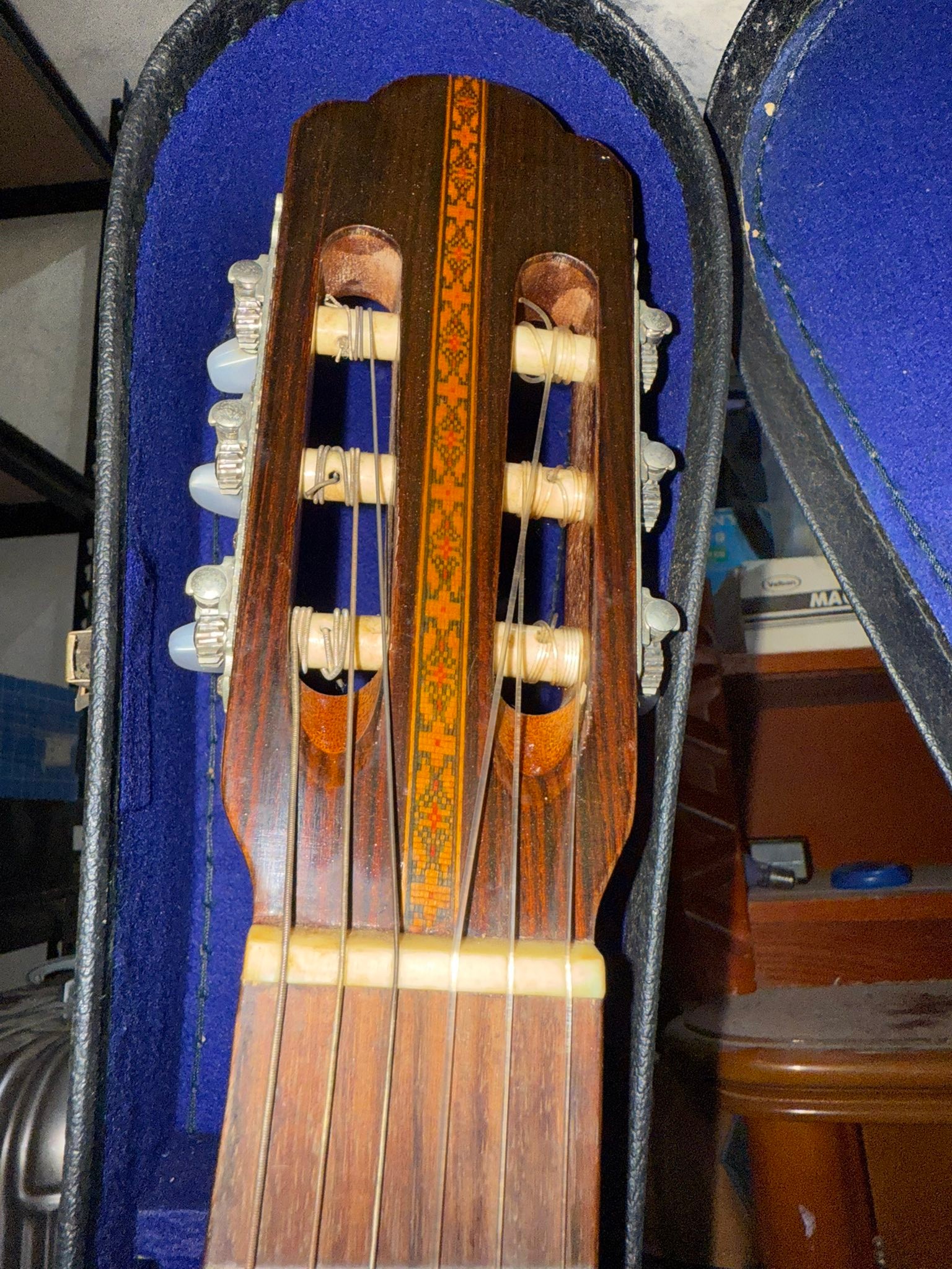 Classical Acoustic Guitar Kiso Suzuki Model 80 In very good 