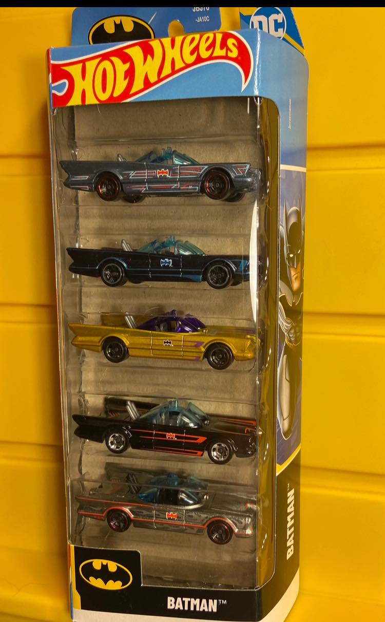 Hot Wheels 2021 SDCC exclusive first Batmobile debut series