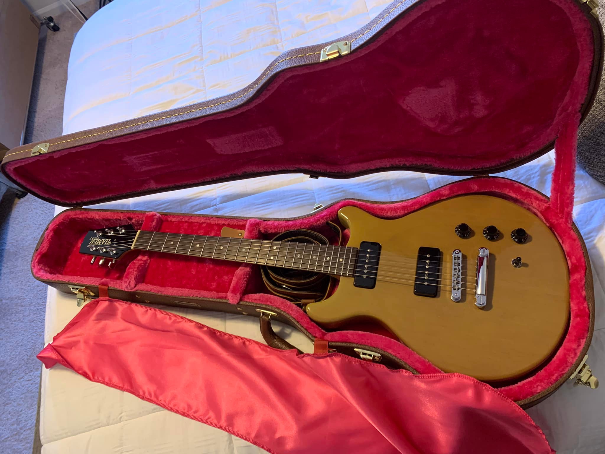 My Hamer Vintage S with Original Seymour Duncan Pickups. Built in