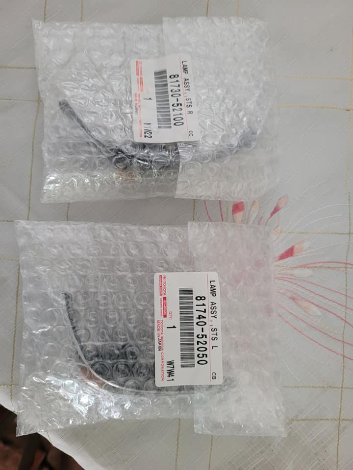 Toyota Voxy door mirror for sale