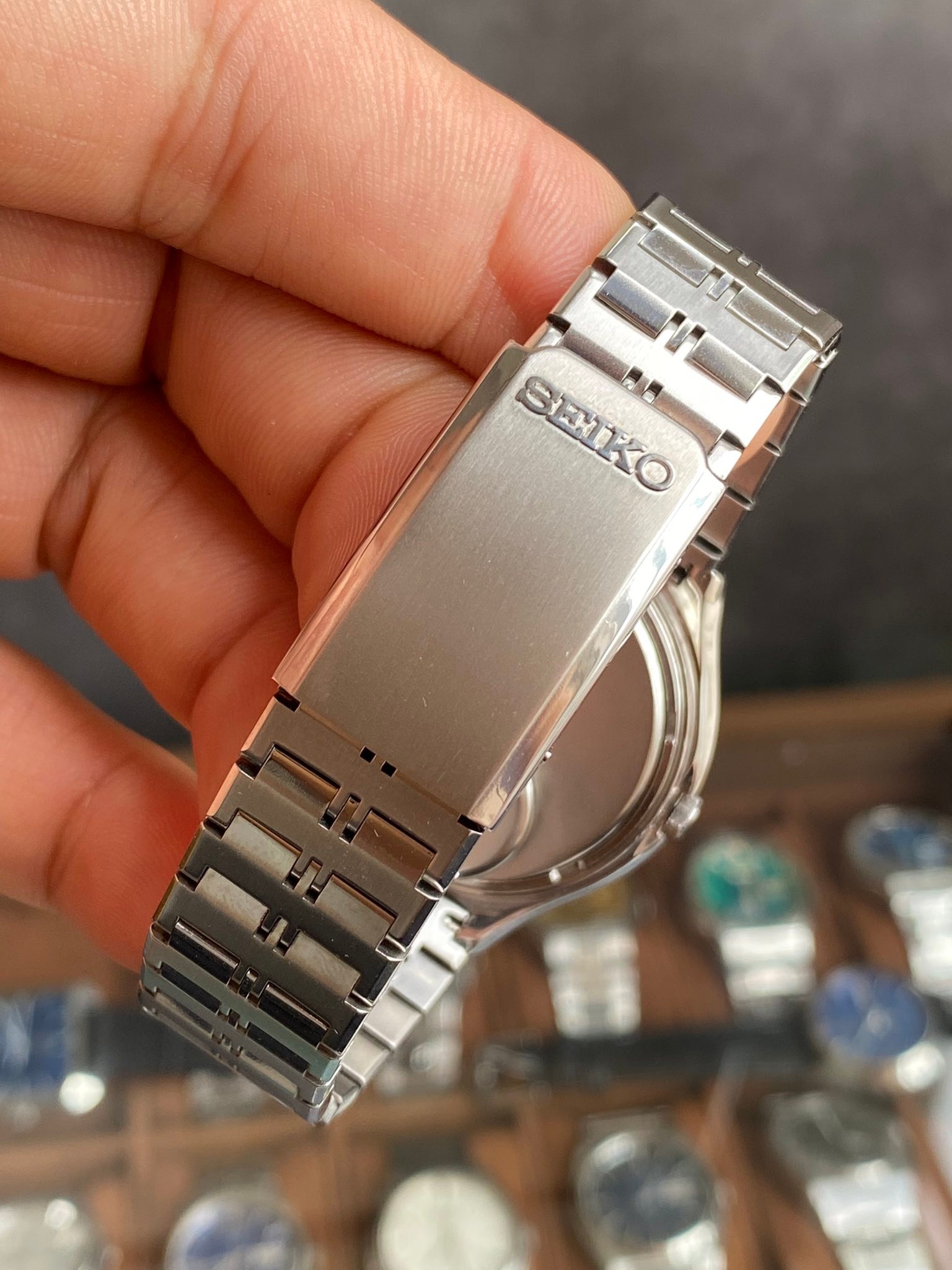 Seiko 3802-7060 ??? BEIKO QUARTZ 4 តតចាព fged o STIO 