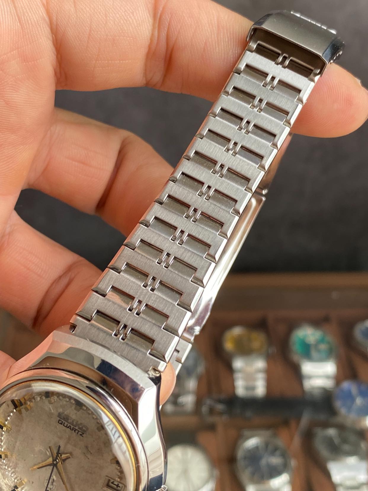 Seiko 3802-7060 ??? BEIKO QUARTZ 4 តតចាព fged o STIO 
