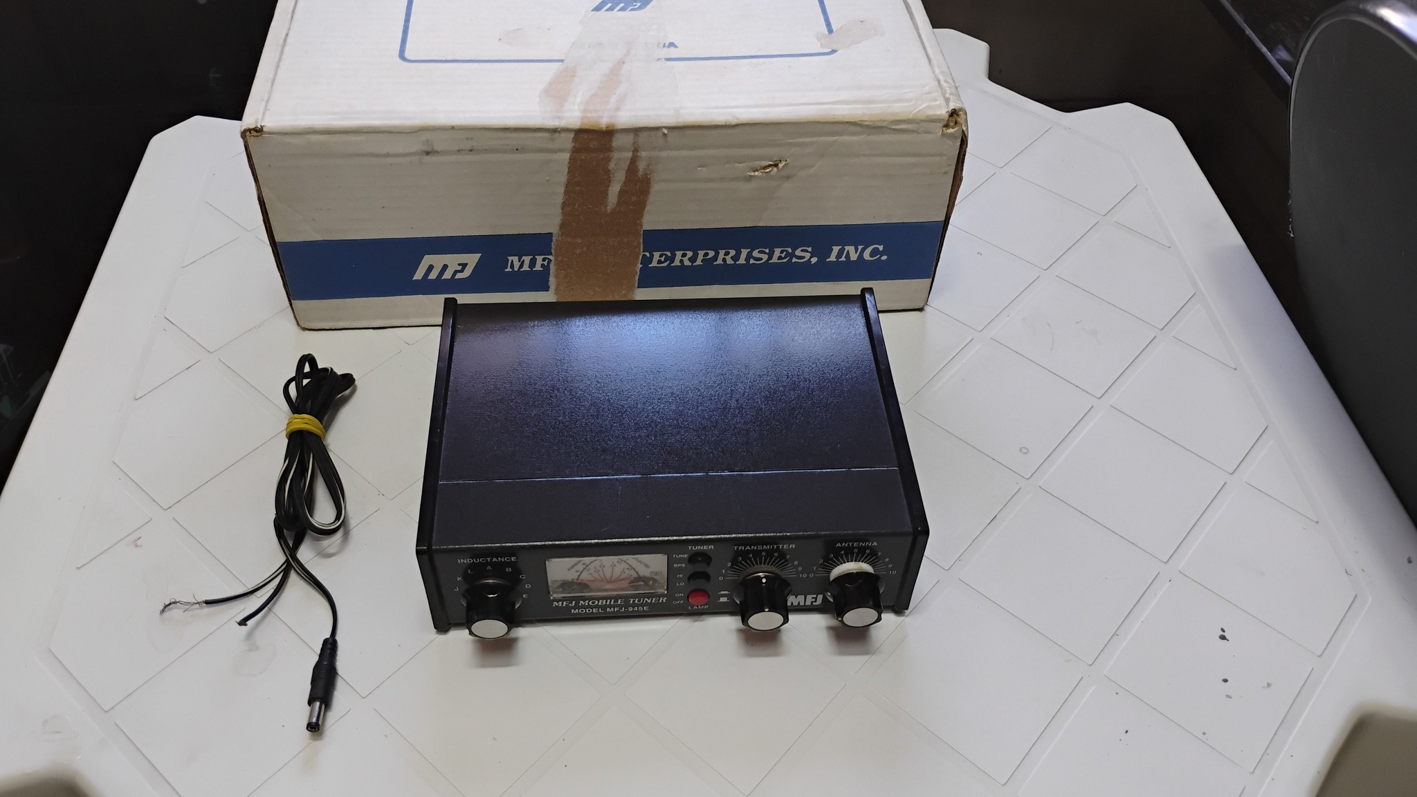 Vendo acoplador MFJ 945E conservado em perfeito estado . Até 300w