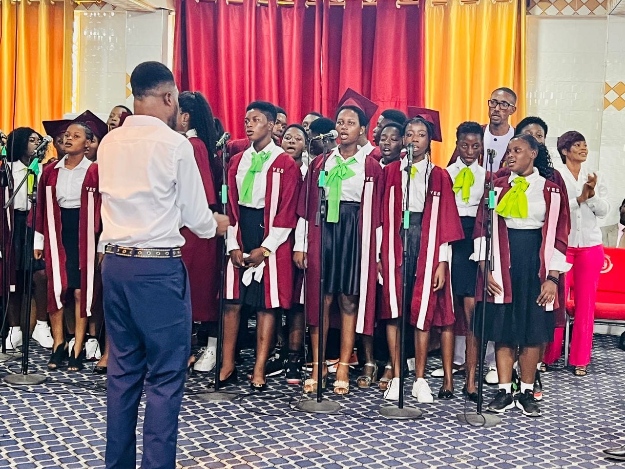 Young Executive School -... - Young Executive School - YES