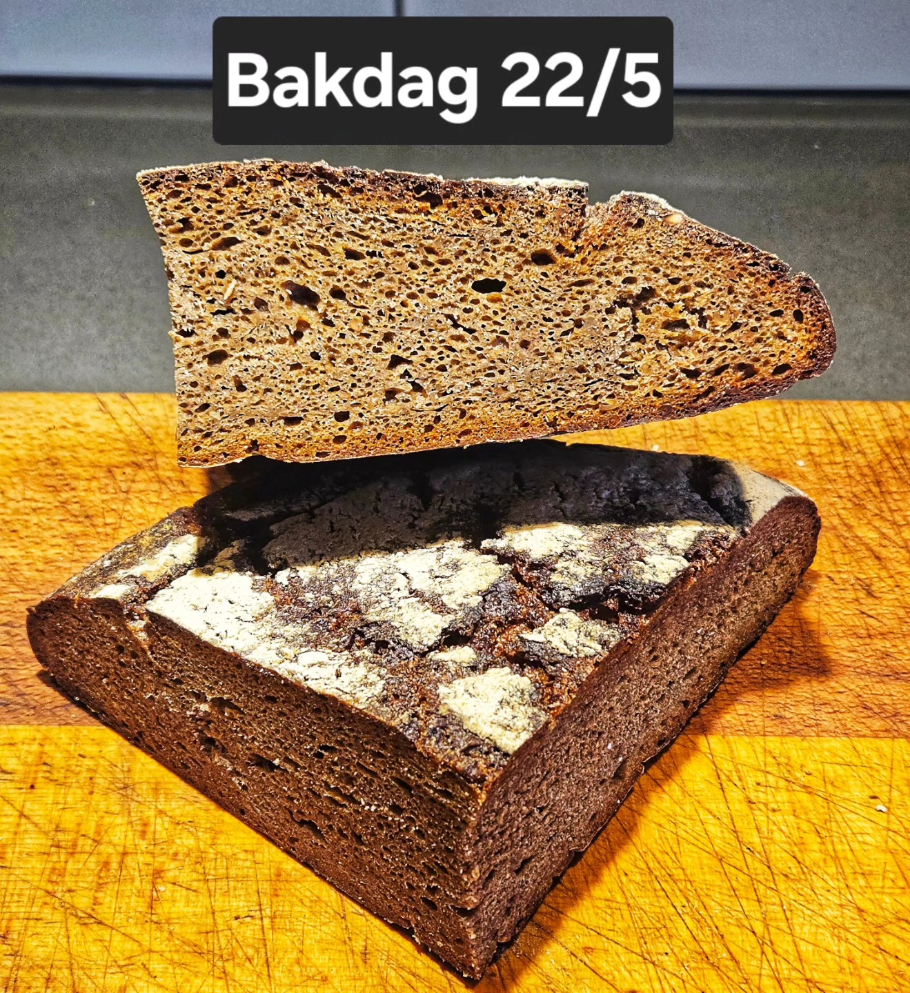Svart/Verkstan - 100%Råg och Surdeg är fantastisk! Det här brödet ...