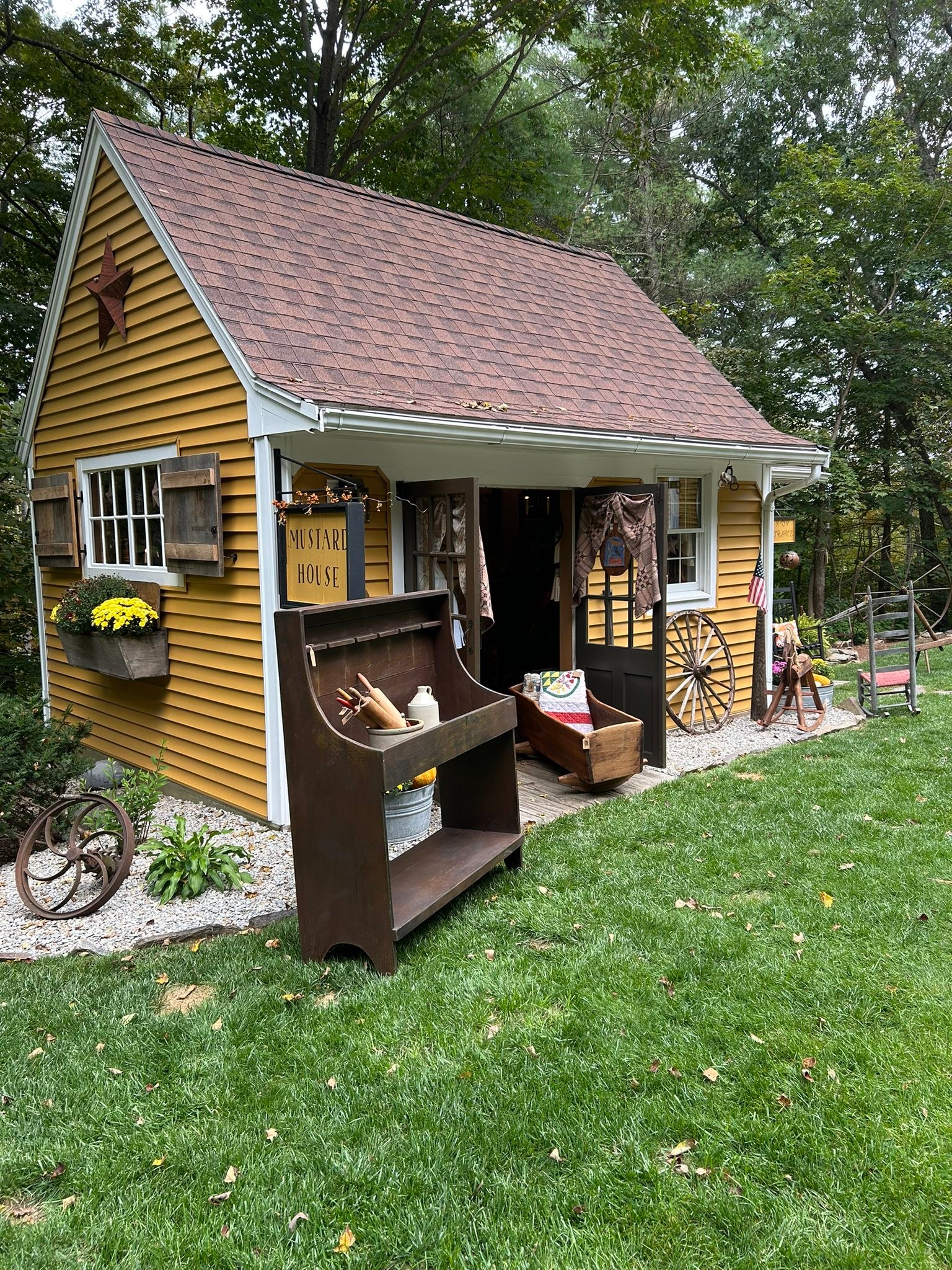 I took a solo trip to Brookfield... - Homestead Primitives | Facebook