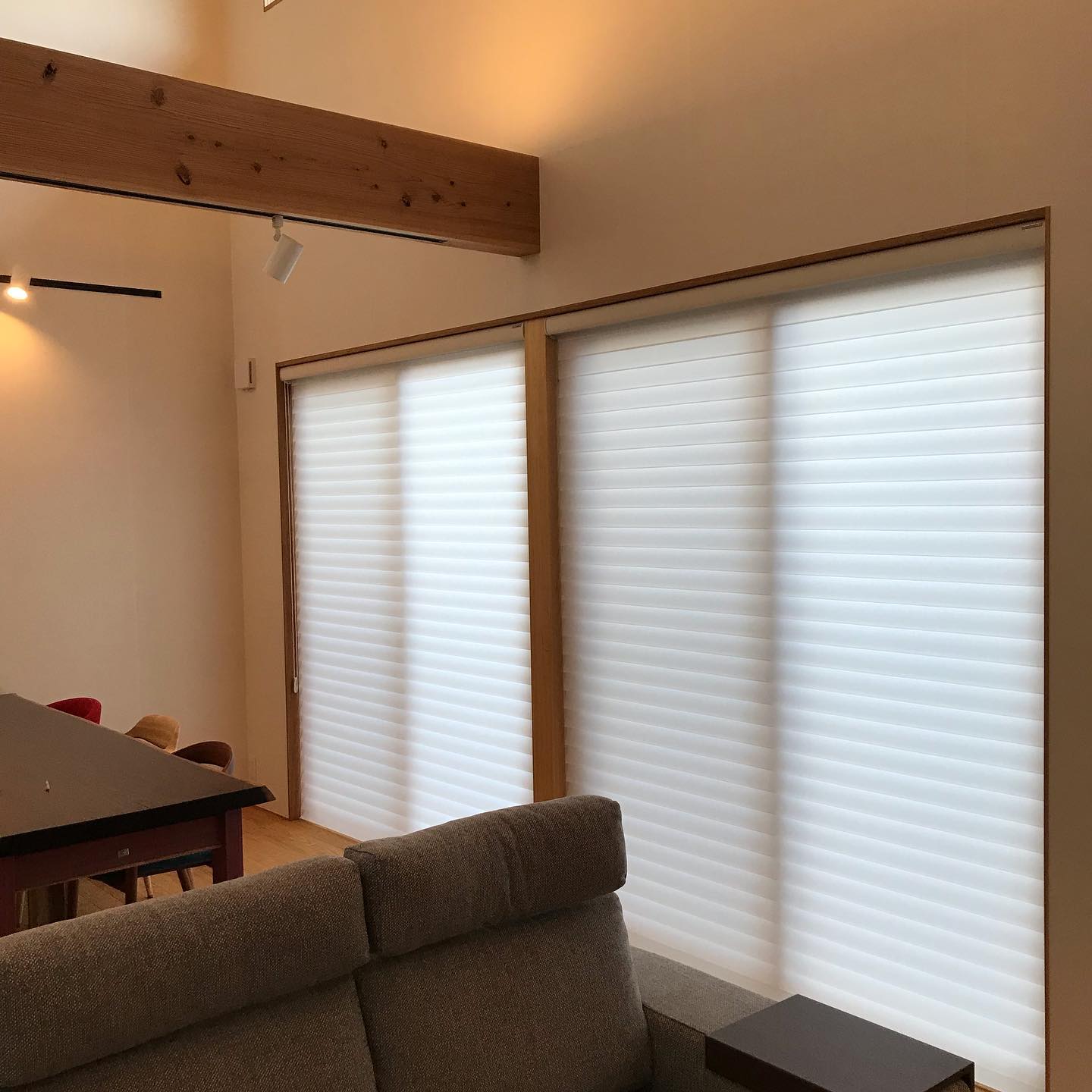 株式会社 wood.breath - HunterDouglas シルエット・シェード取付て良い感じに。 深呼吸したくなる家。 あたりまえの ...