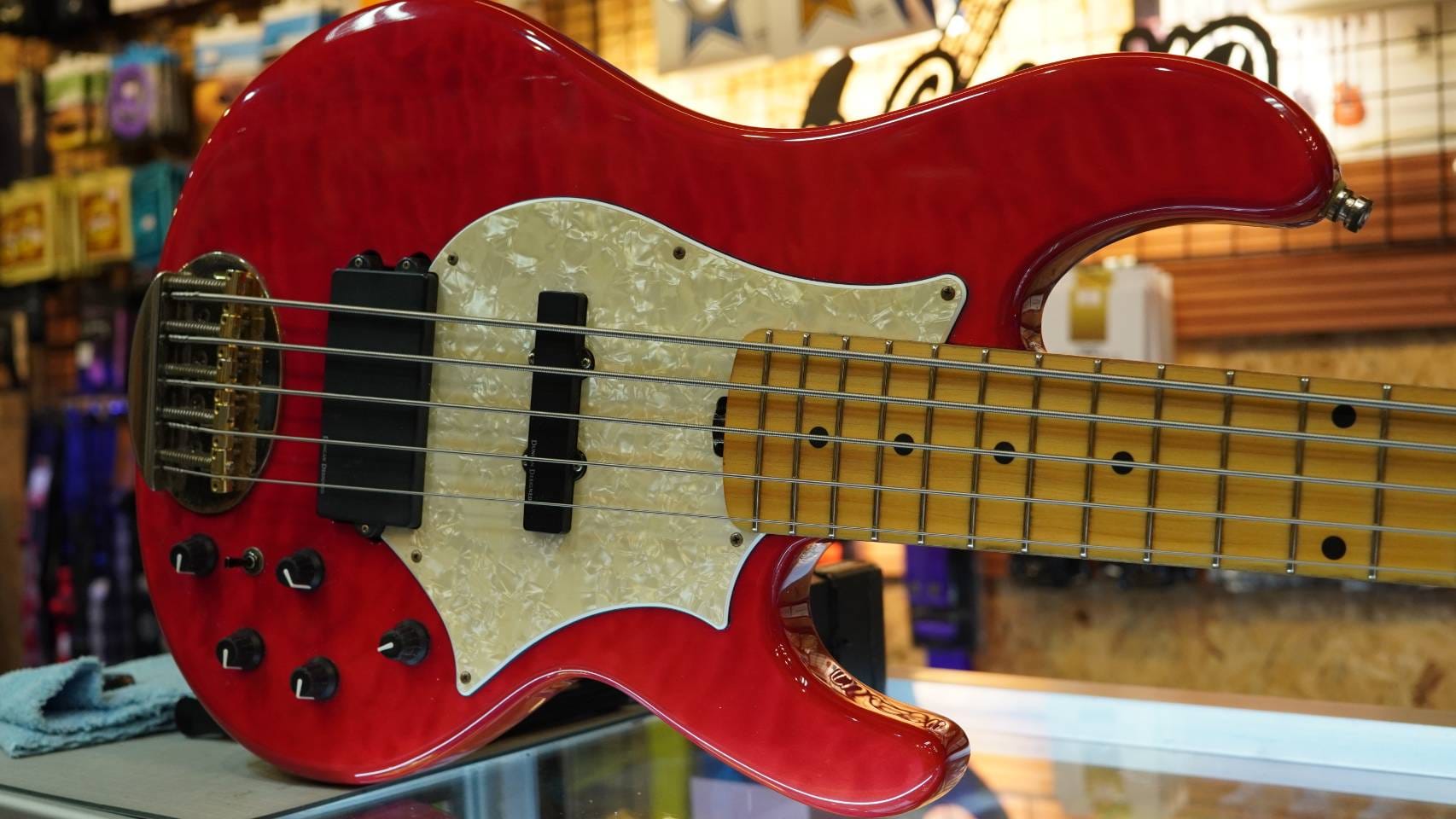 สปาเรียบร้อยแล้ว เบสไอเทมยี่ปุ่น Lakland Skyline Japan SK-569 มือ 