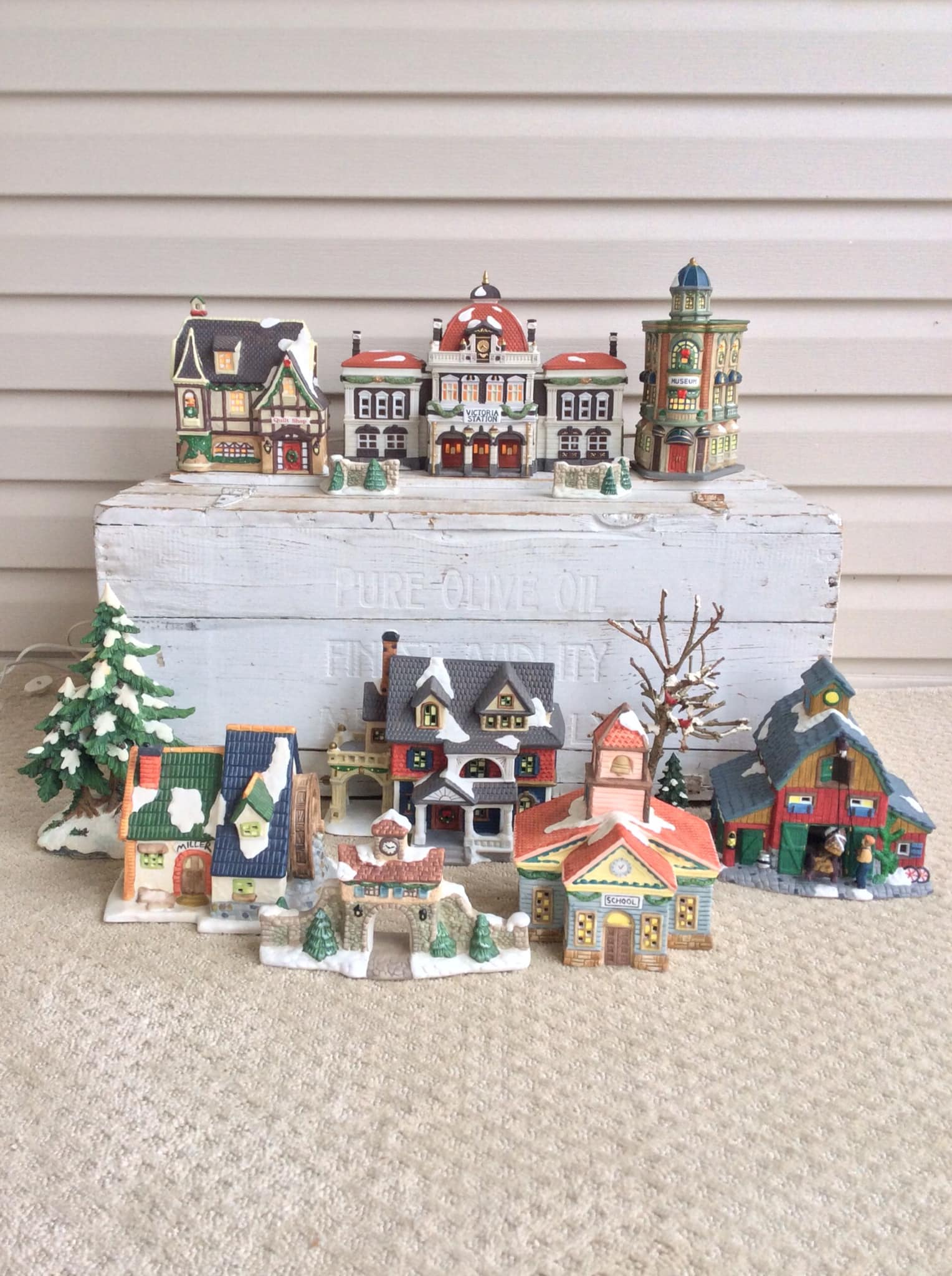 Vintage Dickens Collectable Towne series Christmas village houses