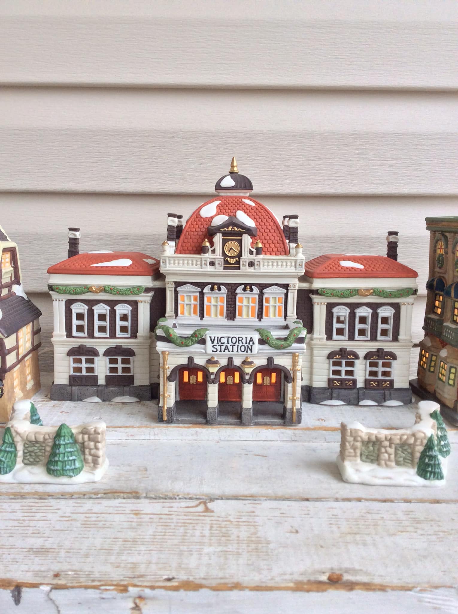 Vintage Dickens Collectable Towne series Christmas village houses