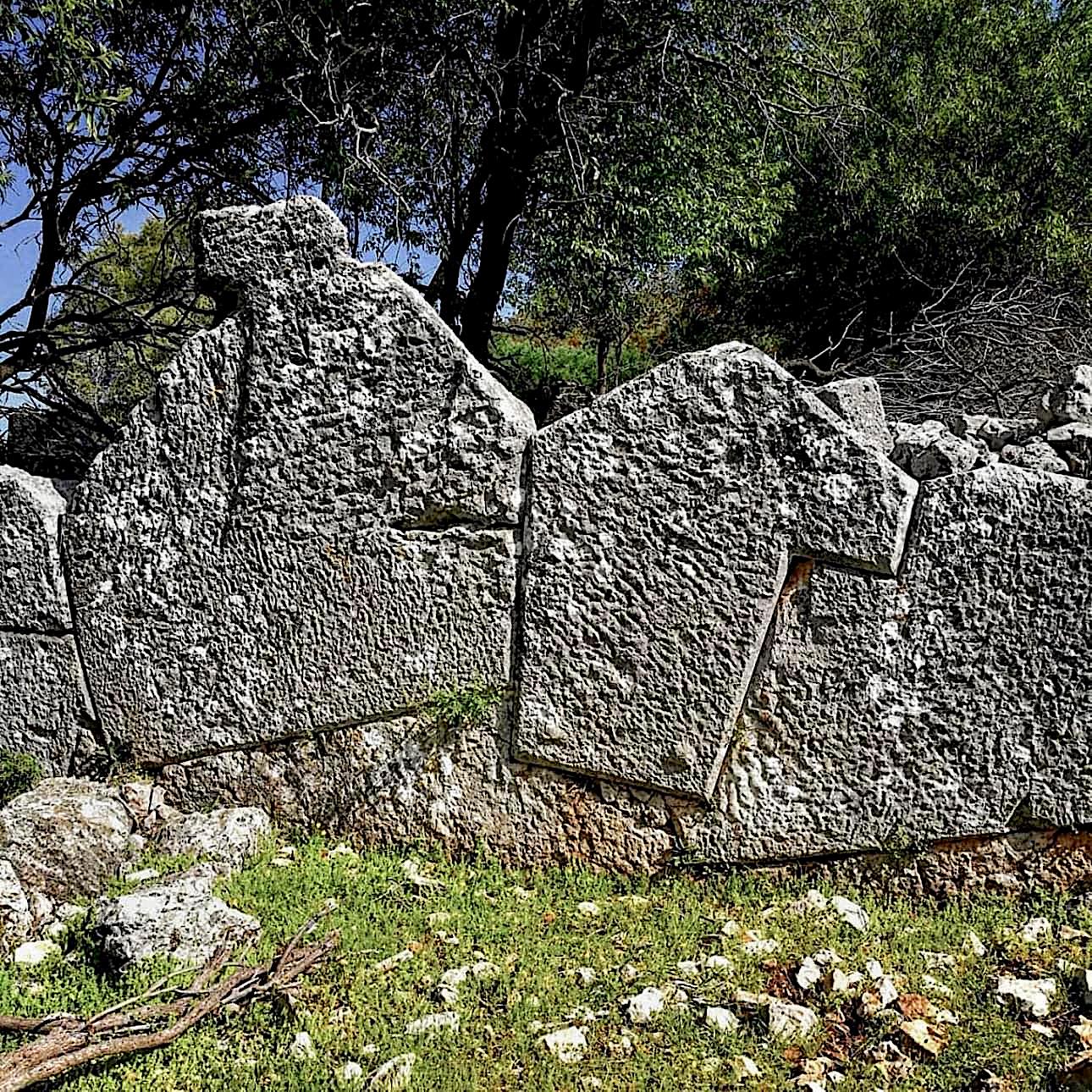 Crop - The impressive ruins of an ancient interlocking mortarless wall ...