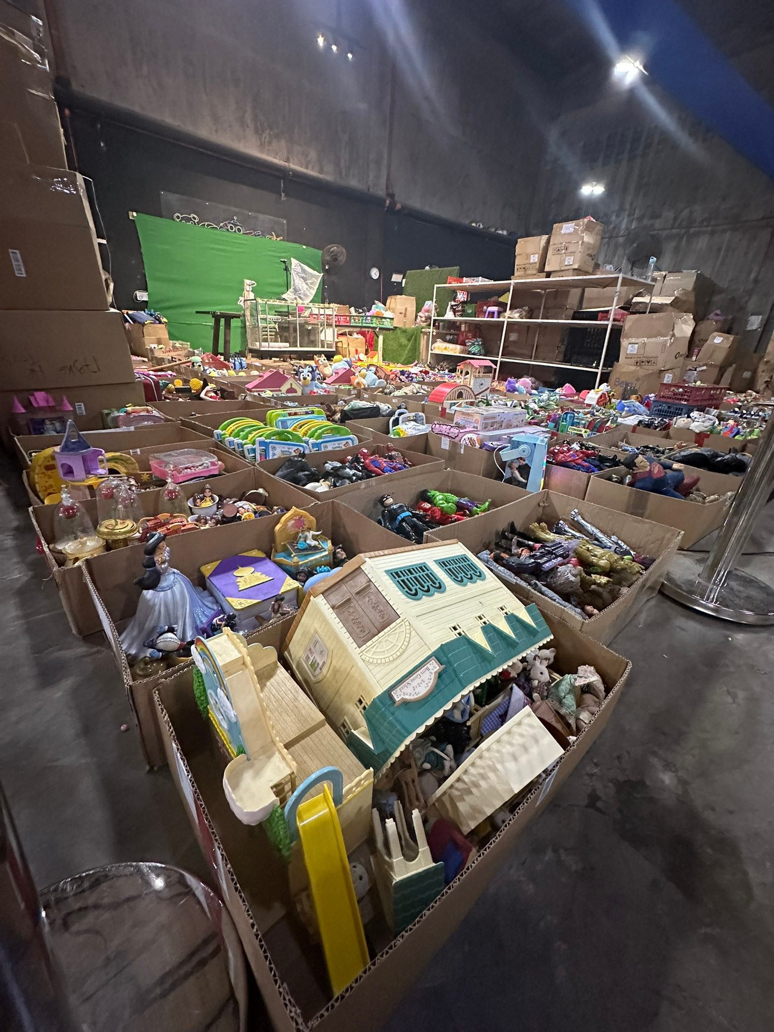 🚨 TOY DEALS... - Toyzoona Importer - Laguna Warehouse | Facebook
