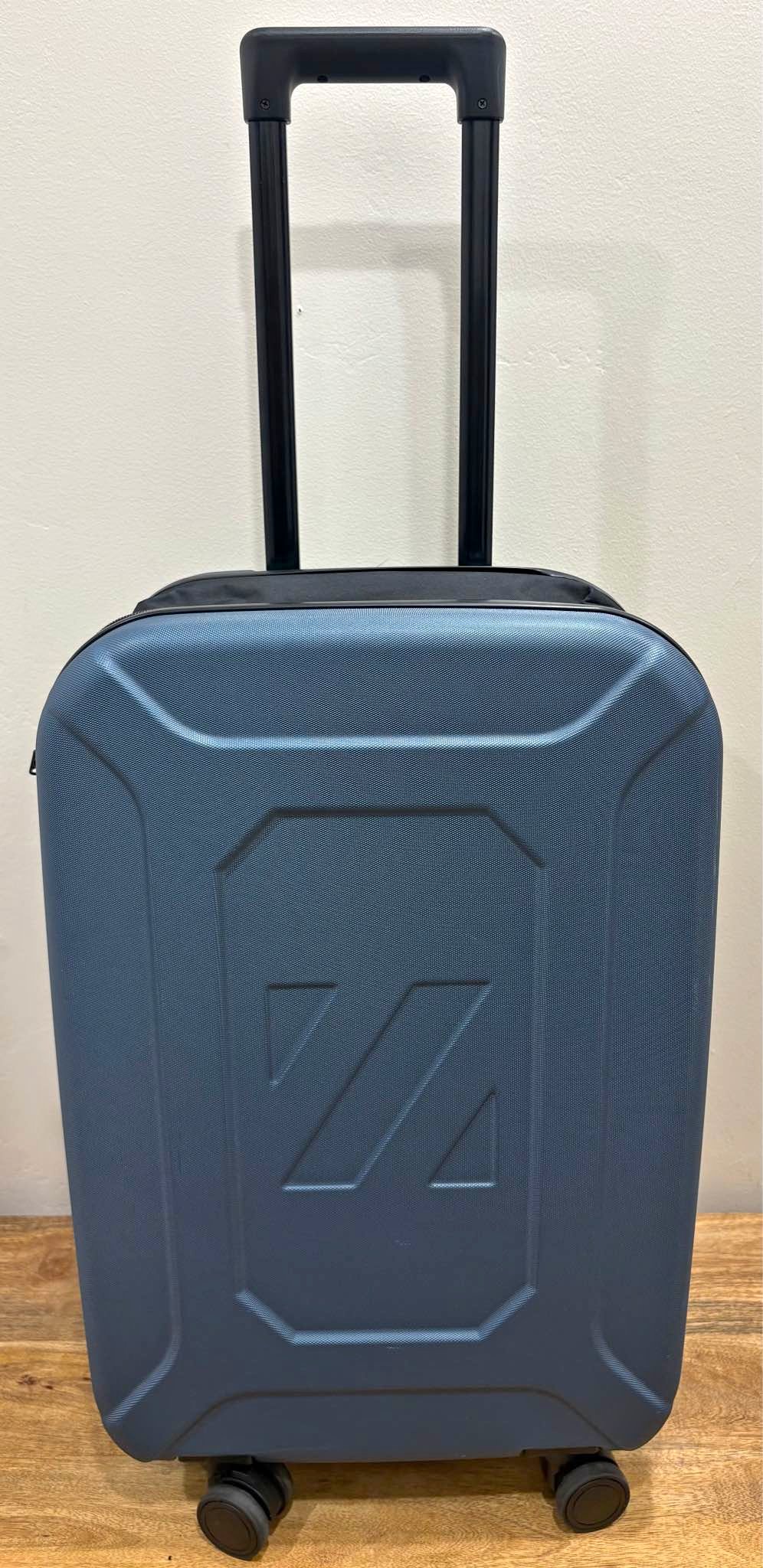 22” Carry-On Luggage Hard Shell Spinner – Expandable & Collapsible w ...