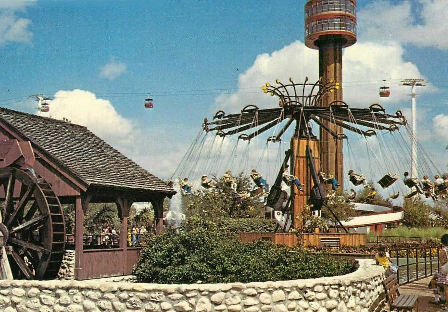 Texas - The Gunslinger was one of Astroworld’s most iconic and long ...