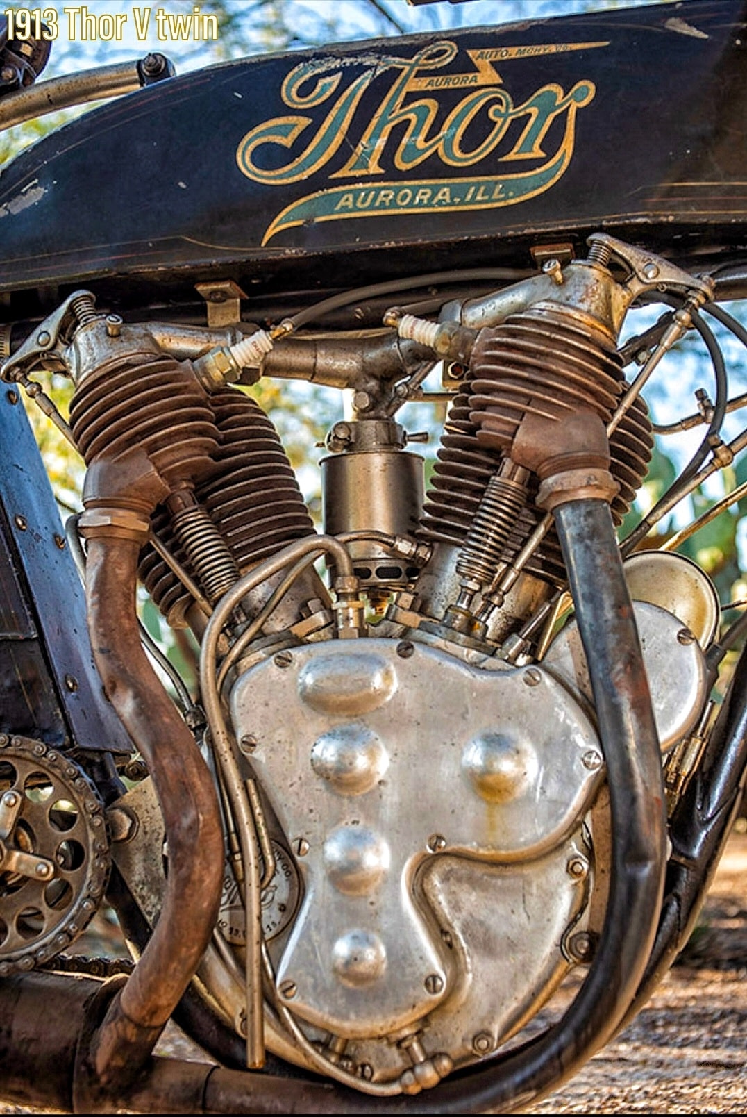 OLD - 1913 Thor V twin 💙 ️🖤 The 1913 Thor V-twin (Model U) was a ...