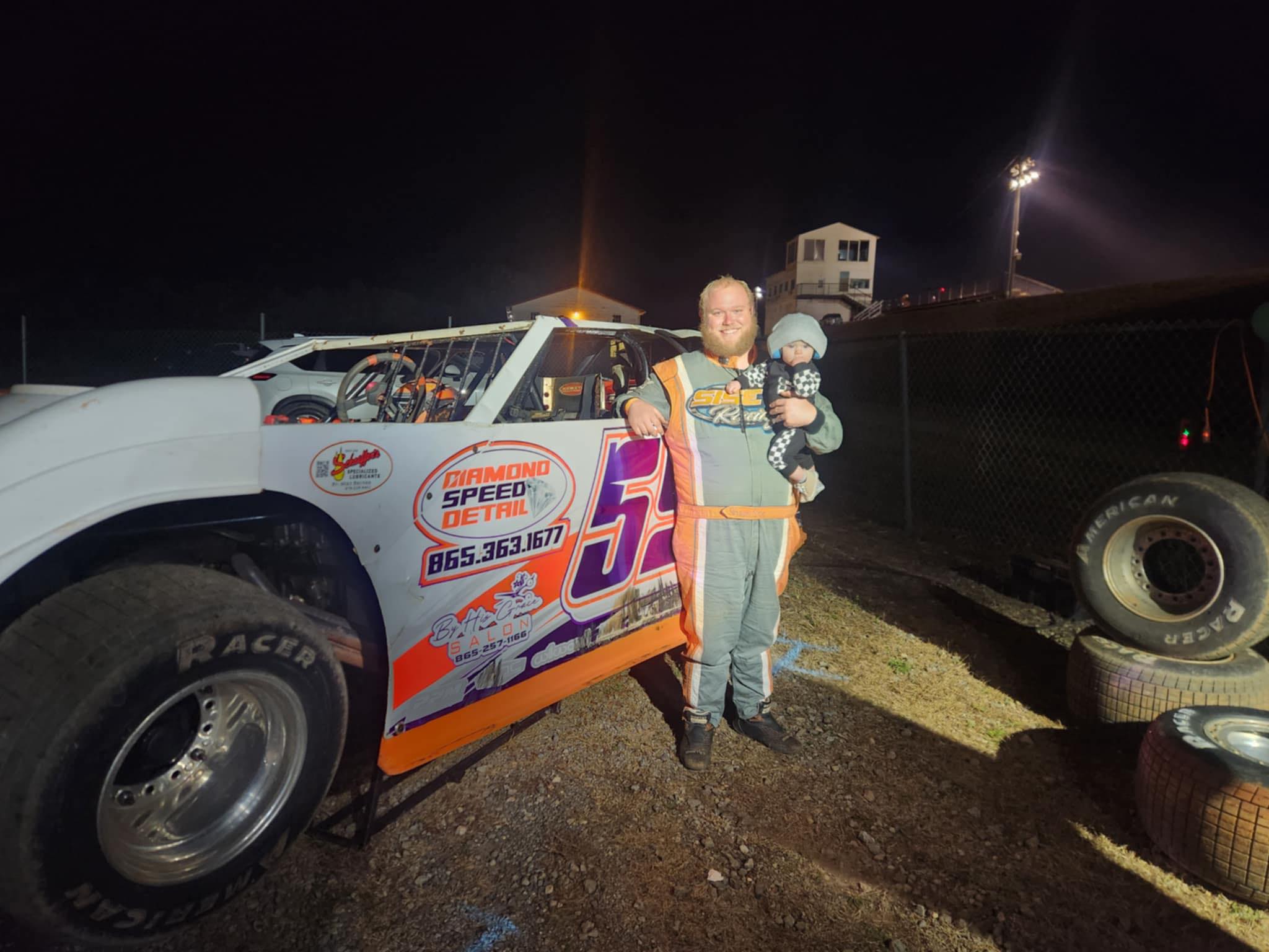 Red - Shaun Sise sets fast time in qualifying tonight at I-75 Raceway ...