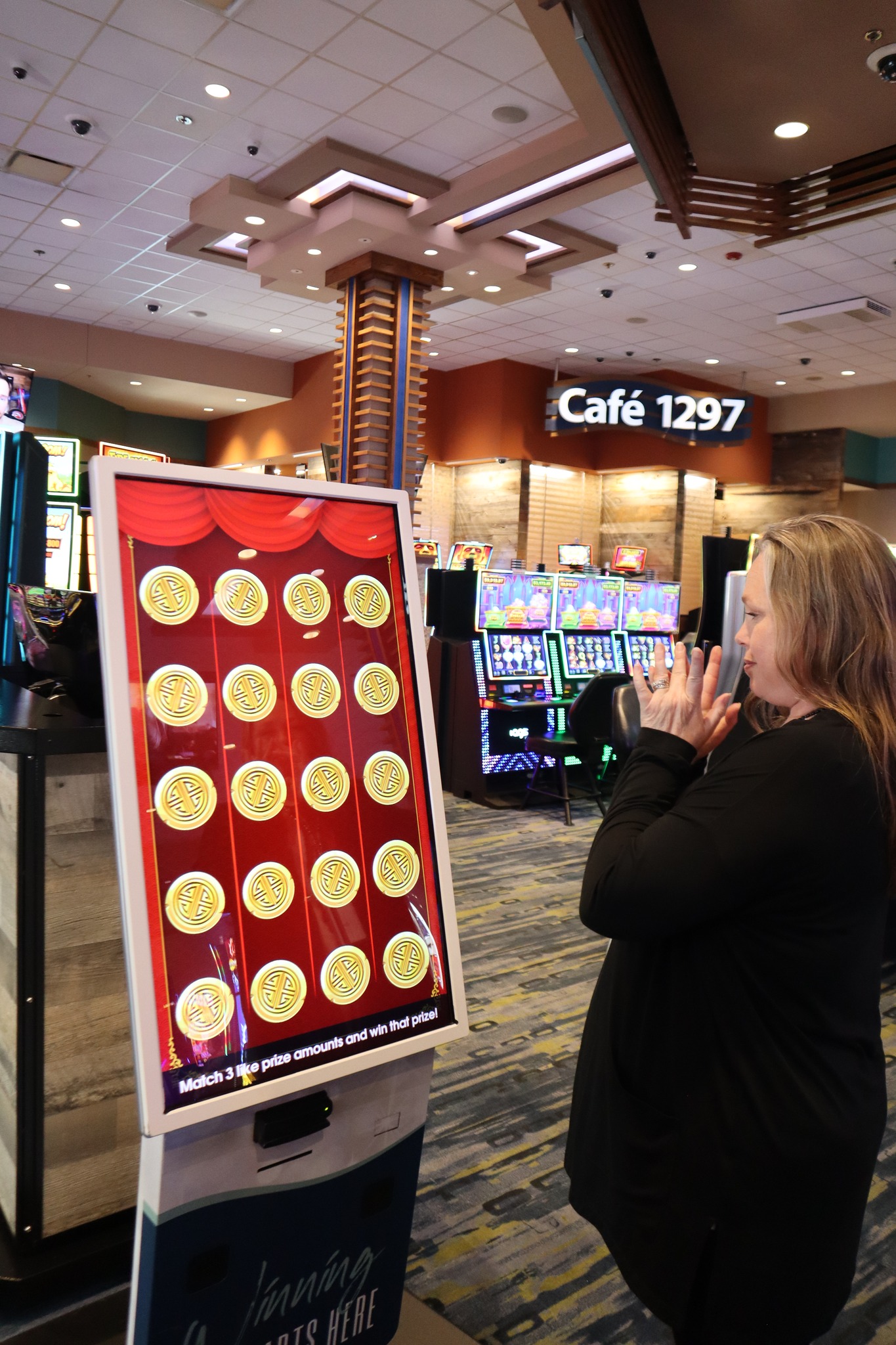 Three Rivers Casino -... - Three Rivers Casino - Coos Bay